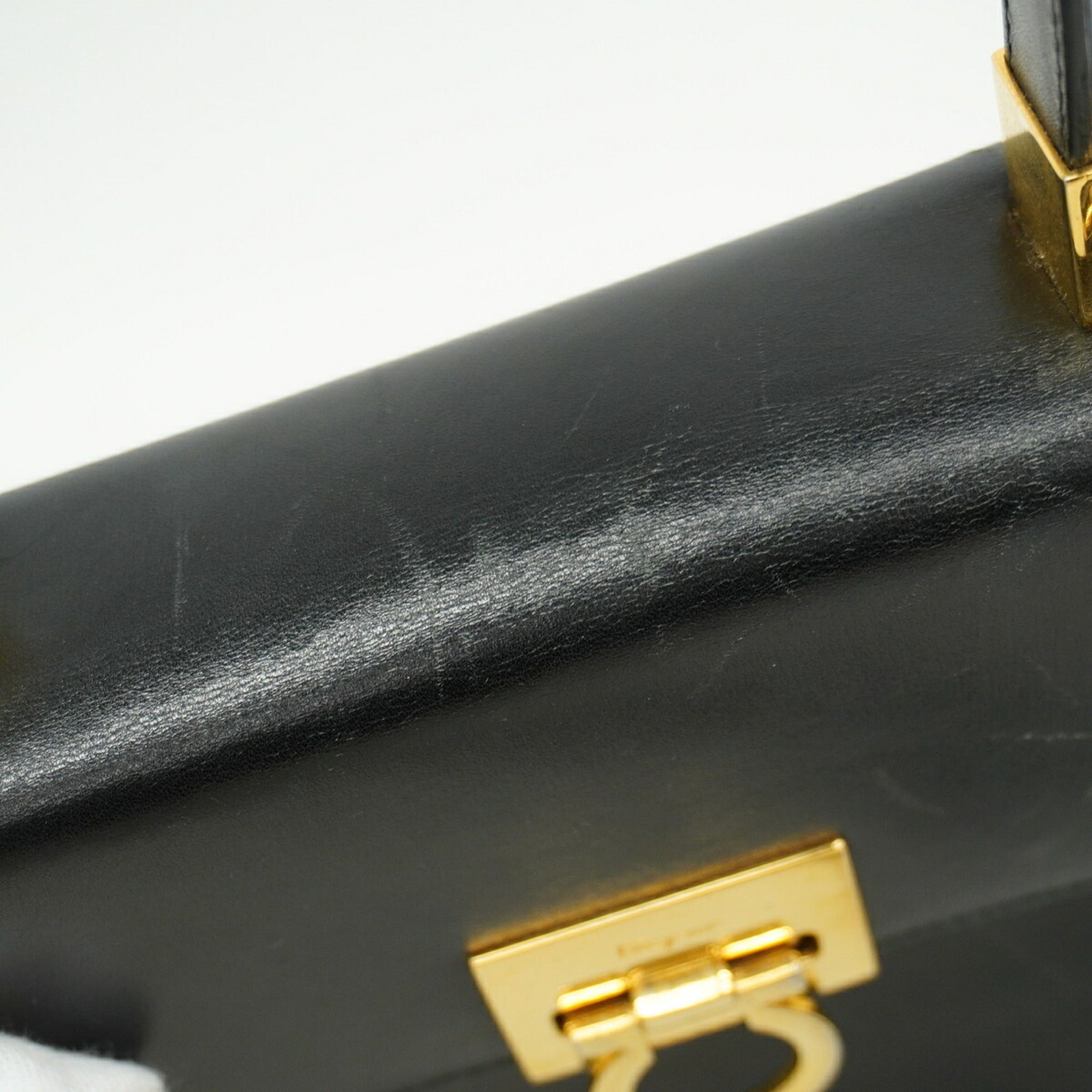 Salvatore Ferragamo Black Leather Handbag (Pre-Owned)