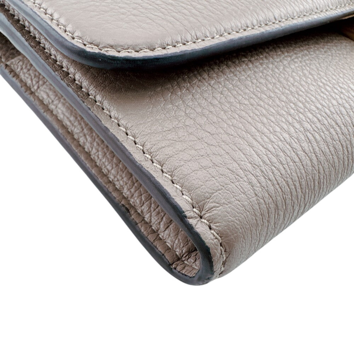 Gucci Beige Leather Long Wallet (Bi-Fold) (Pre-Owned)