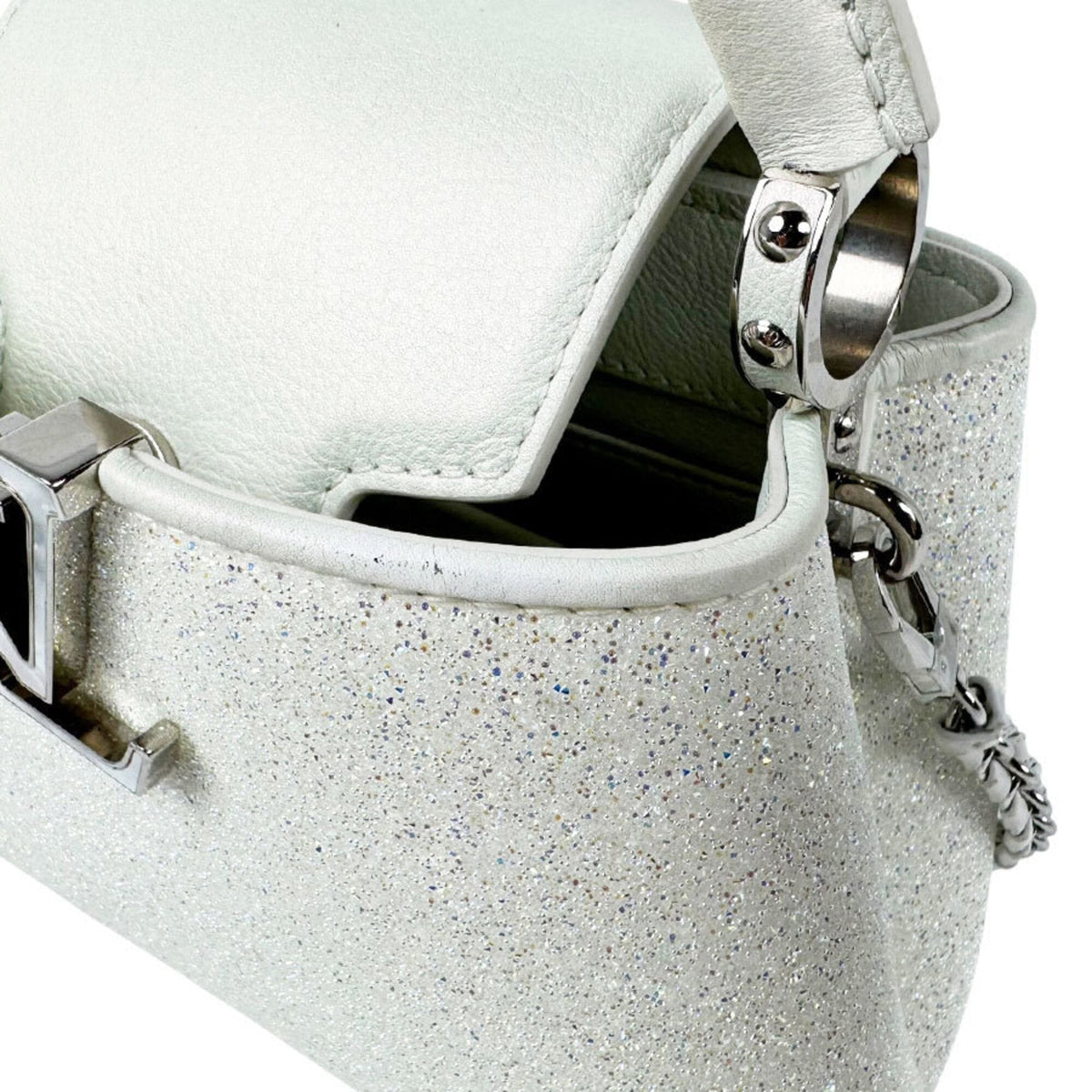 Louis Vuitton White Leather Shoulder Bag (Pre-Owned)
