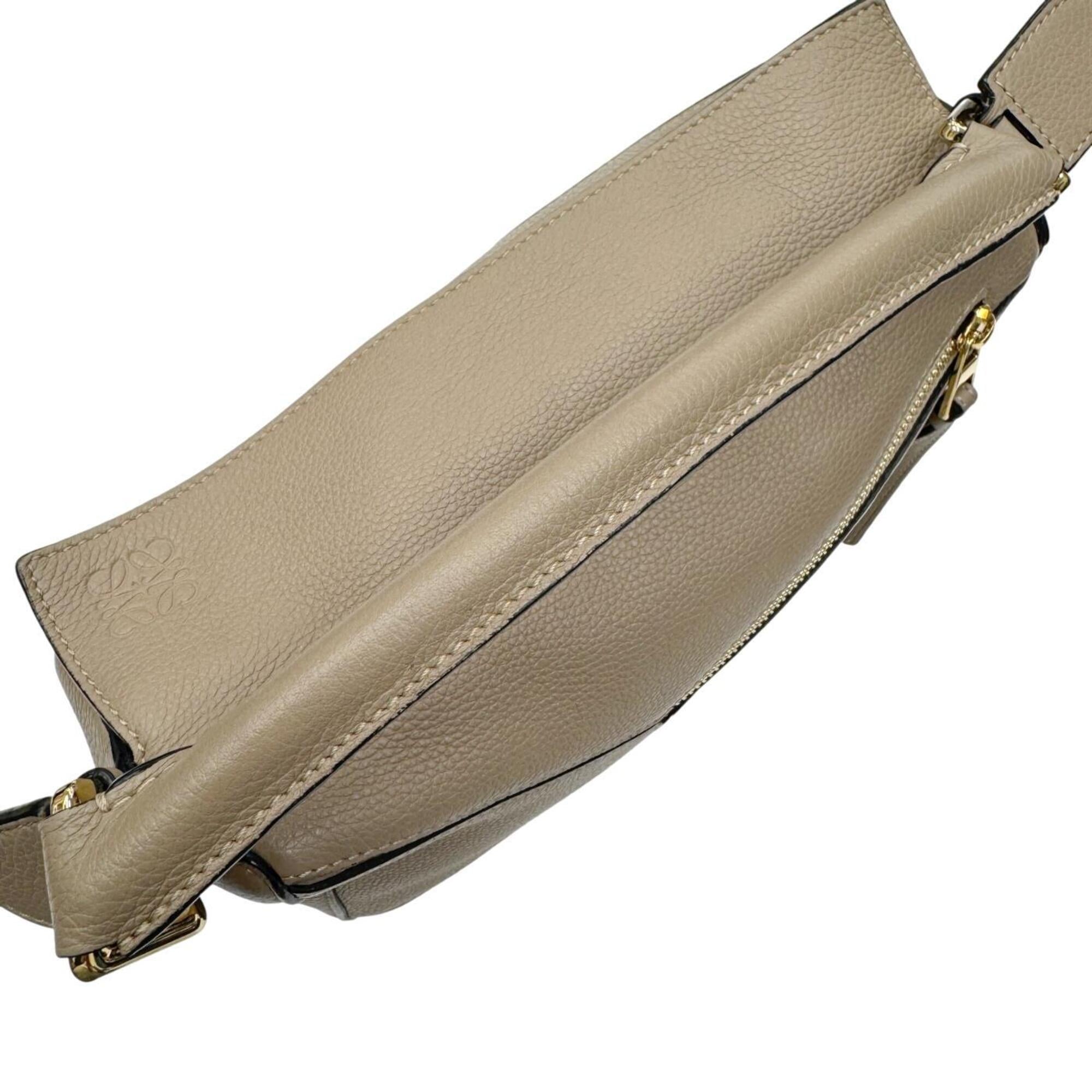 Loewe Grayish Leather Shoulder Bag (Pre-Owned)