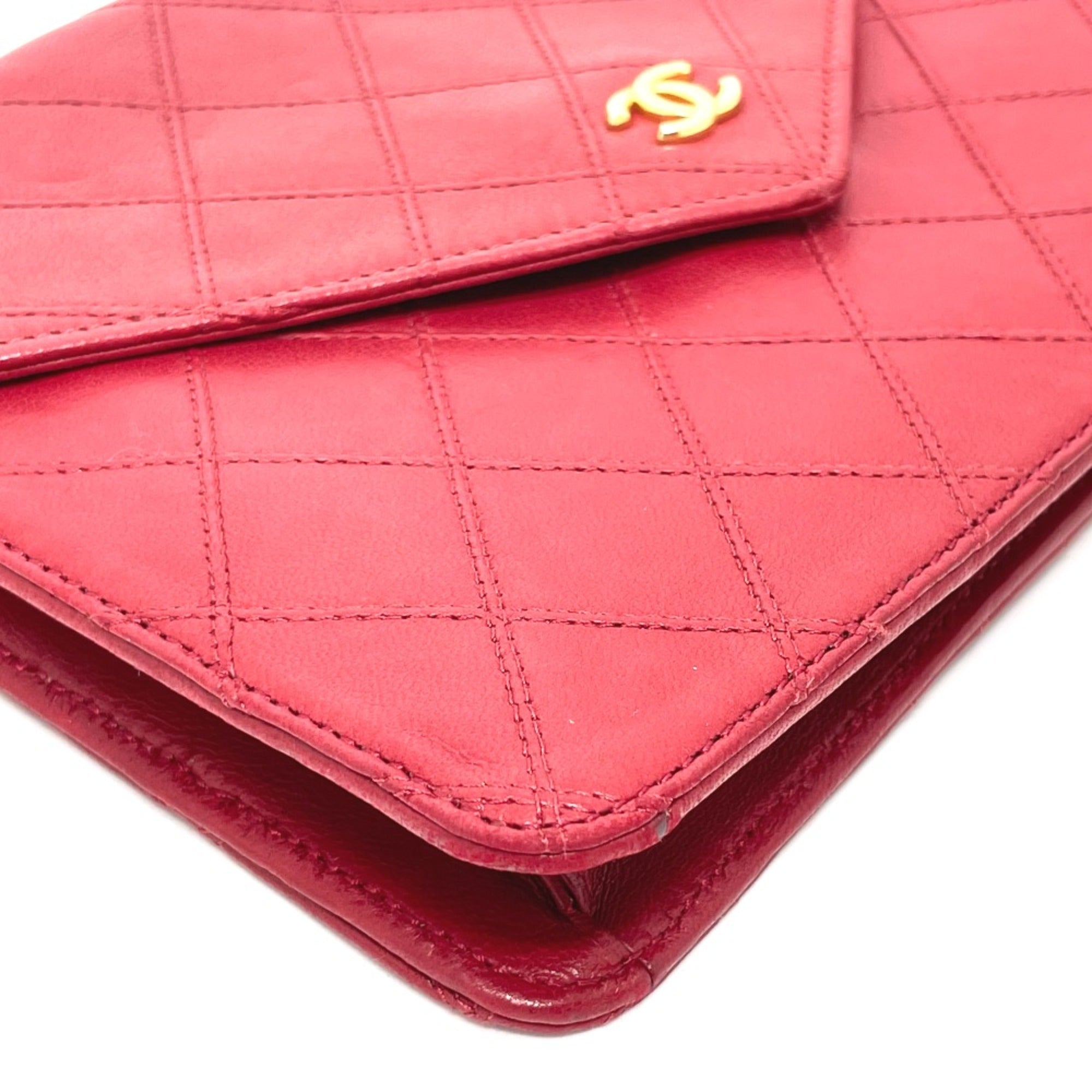 Chanel Red Leather Shoulder Bag (Pre-Owned)