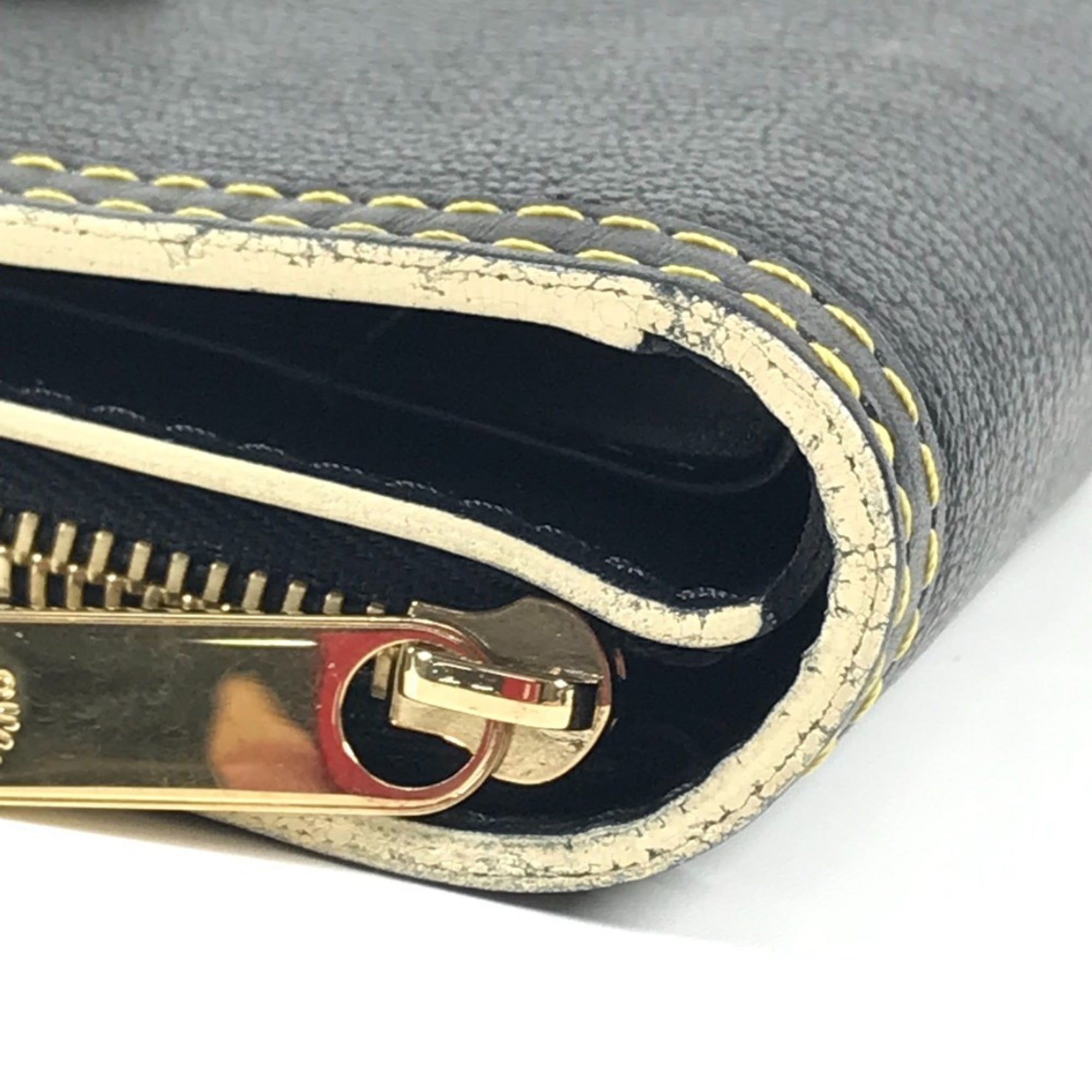 Louis Vuitton Suhali Black Noir Suhali Leather Wallet (Bi-Fold) (Pre-Owned)
