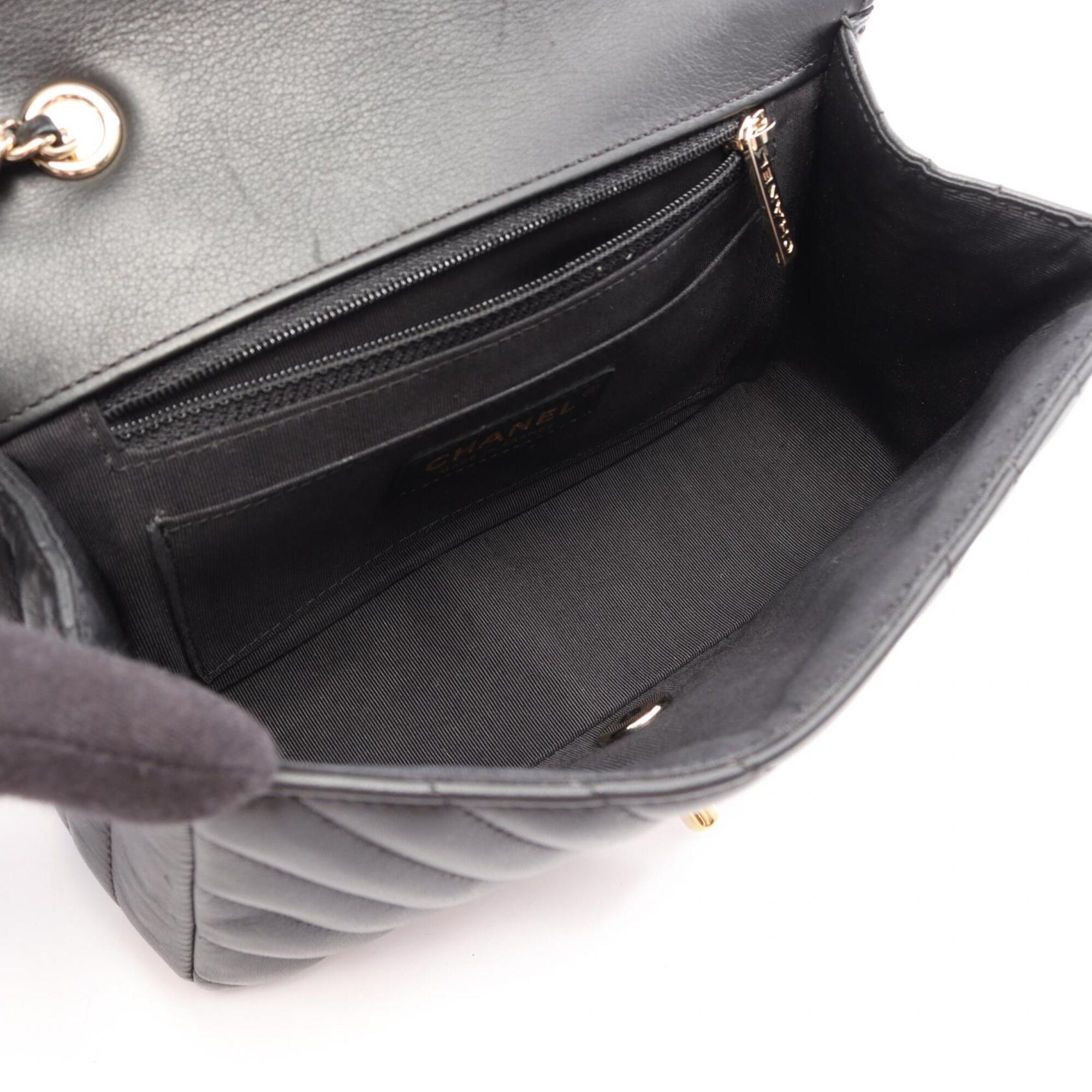 Chanel Black Leather Handbag Shoulder Bag (Pre-Owned)