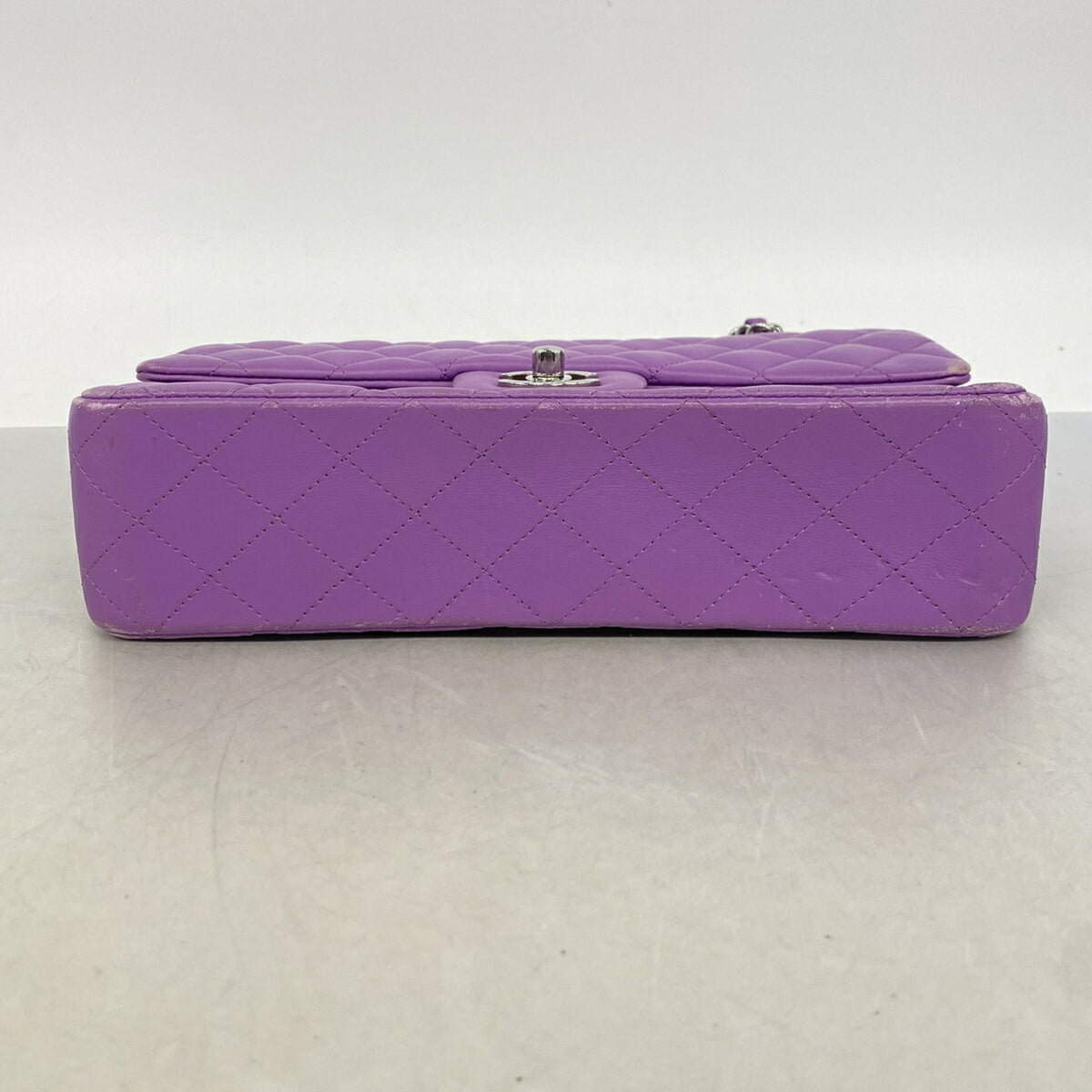 Chanel Purple Leather Shoulder Bag (Pre-Owned)