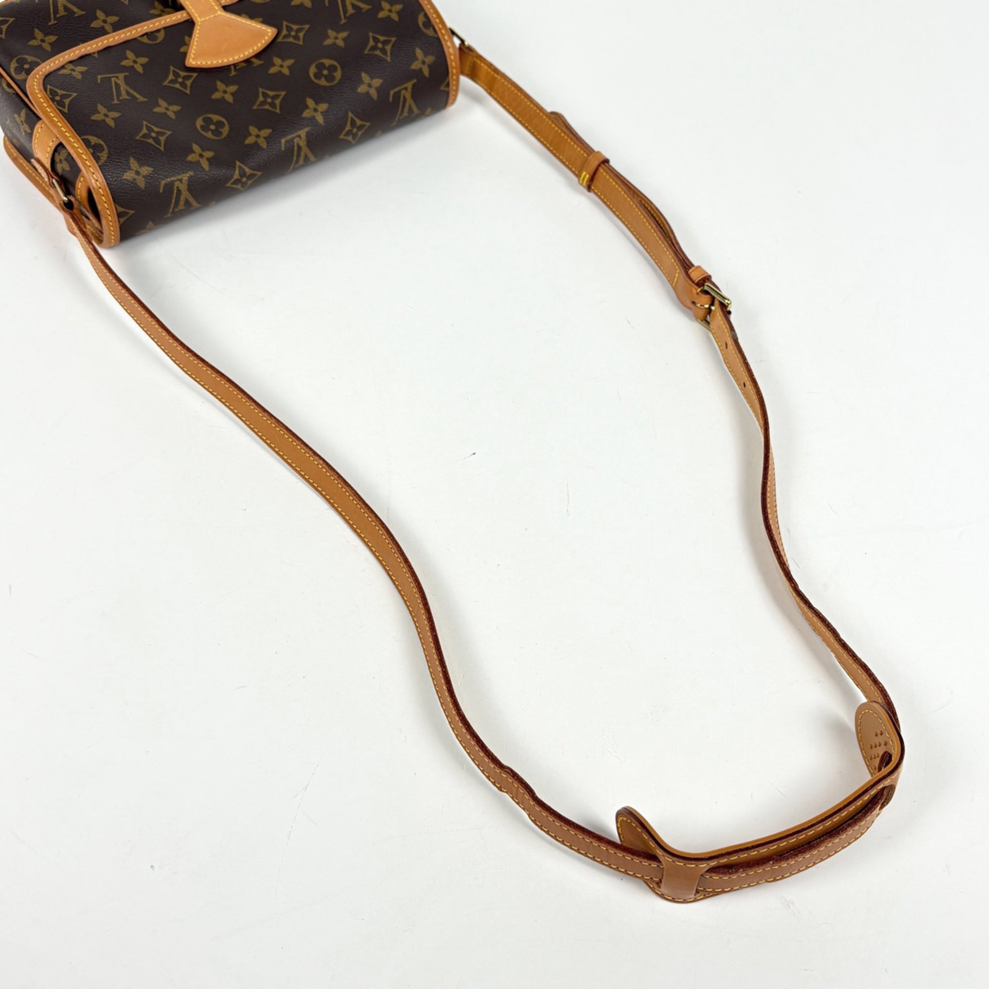 Louis Vuitton Brown Monogram Shoulder Bag (Pre-Owned)