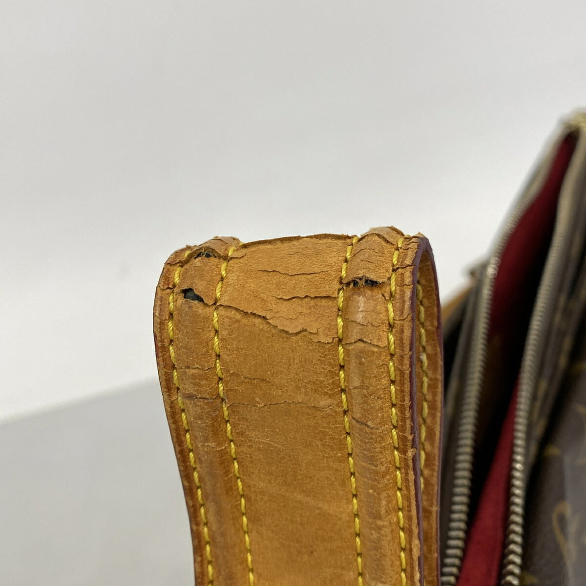 Louis Vuitton Brown Shoulder Bag (Pre-Owned)