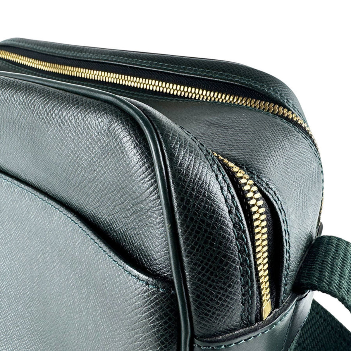 Louis Vuitton Episea Taiga Leather Shoulder Bag (Pre-Owned)
