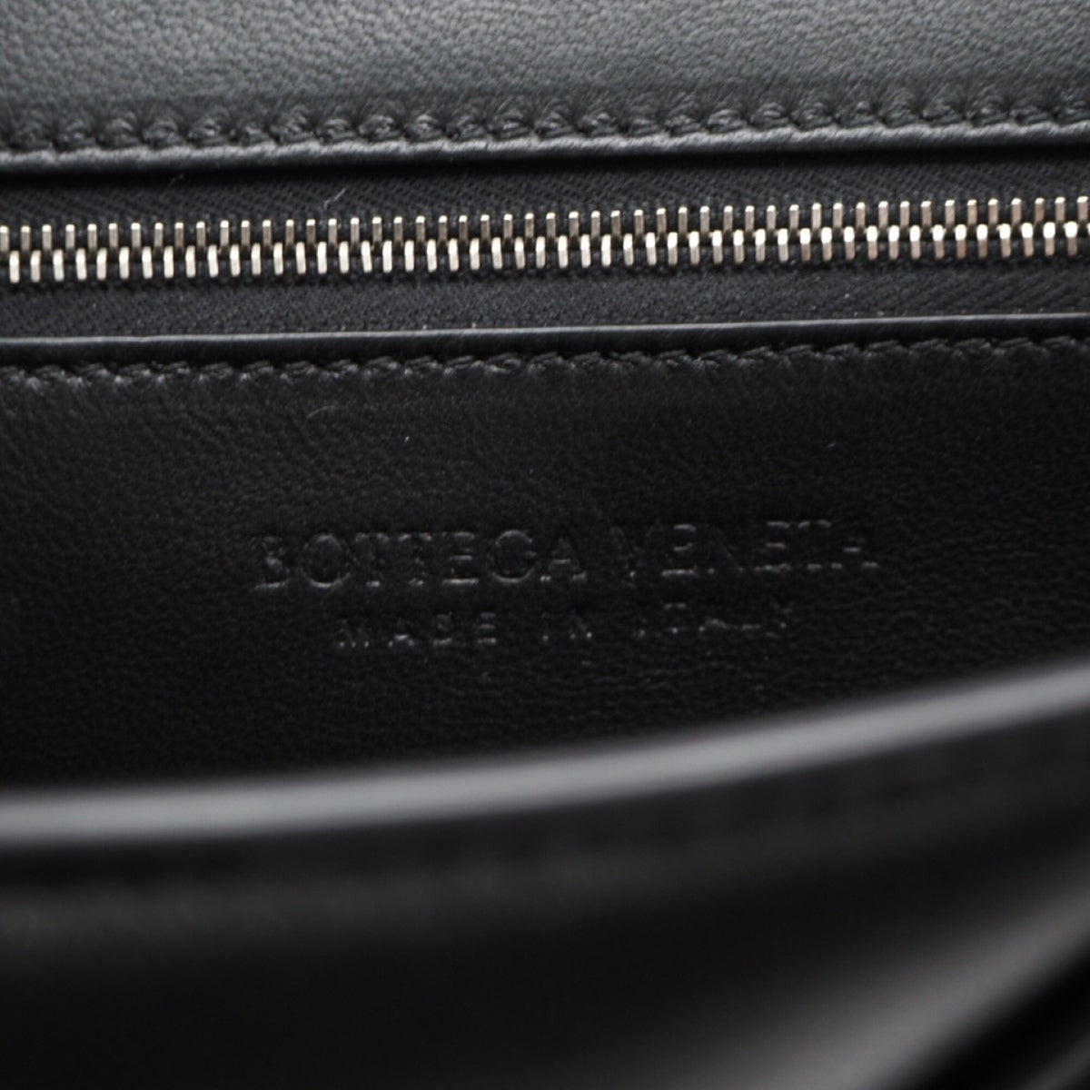 Bottega Veneta Black Leather Shoulder Bag (Pre-Owned)