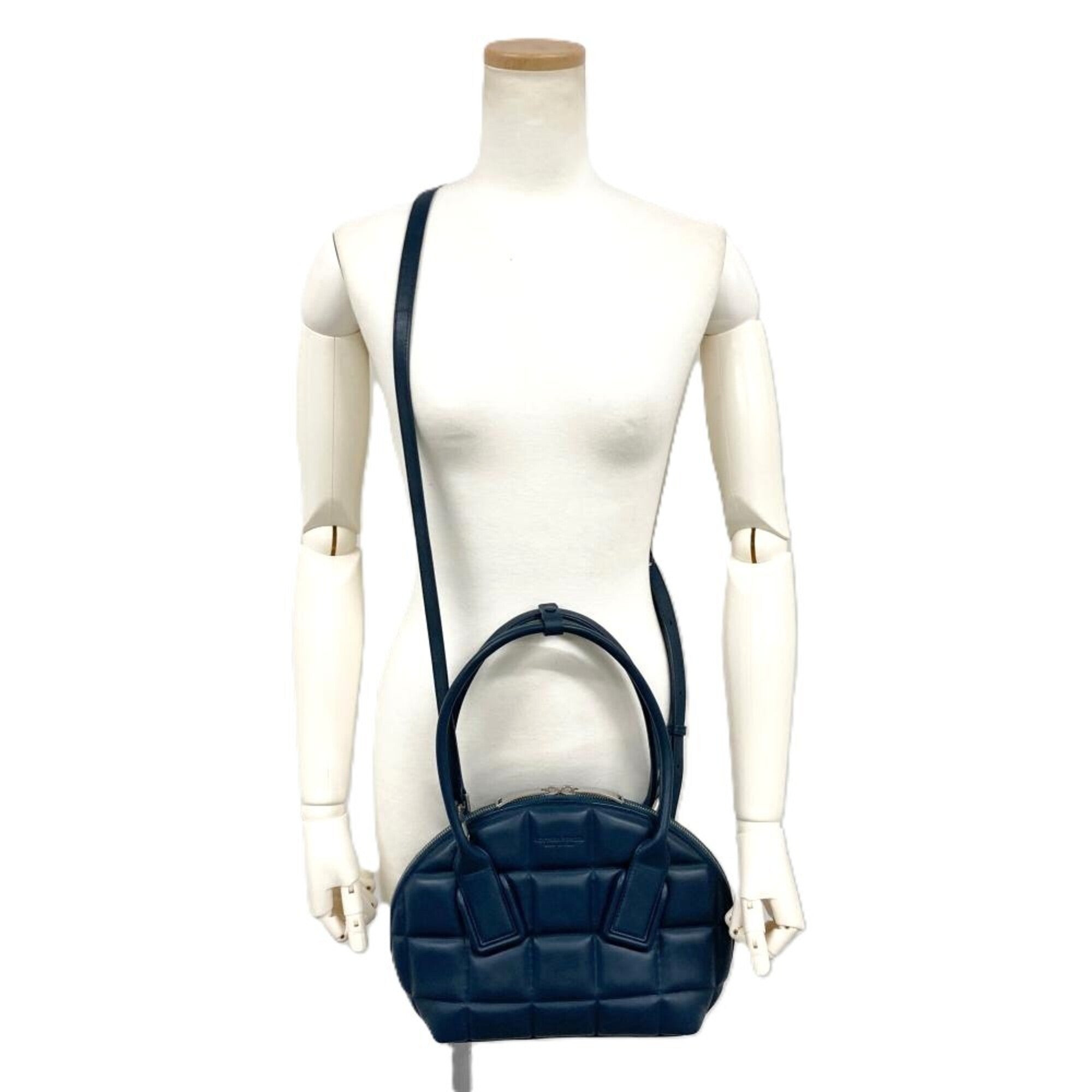 Bottega Veneta Navy Leather Shoulder Bag (Pre-Owned)