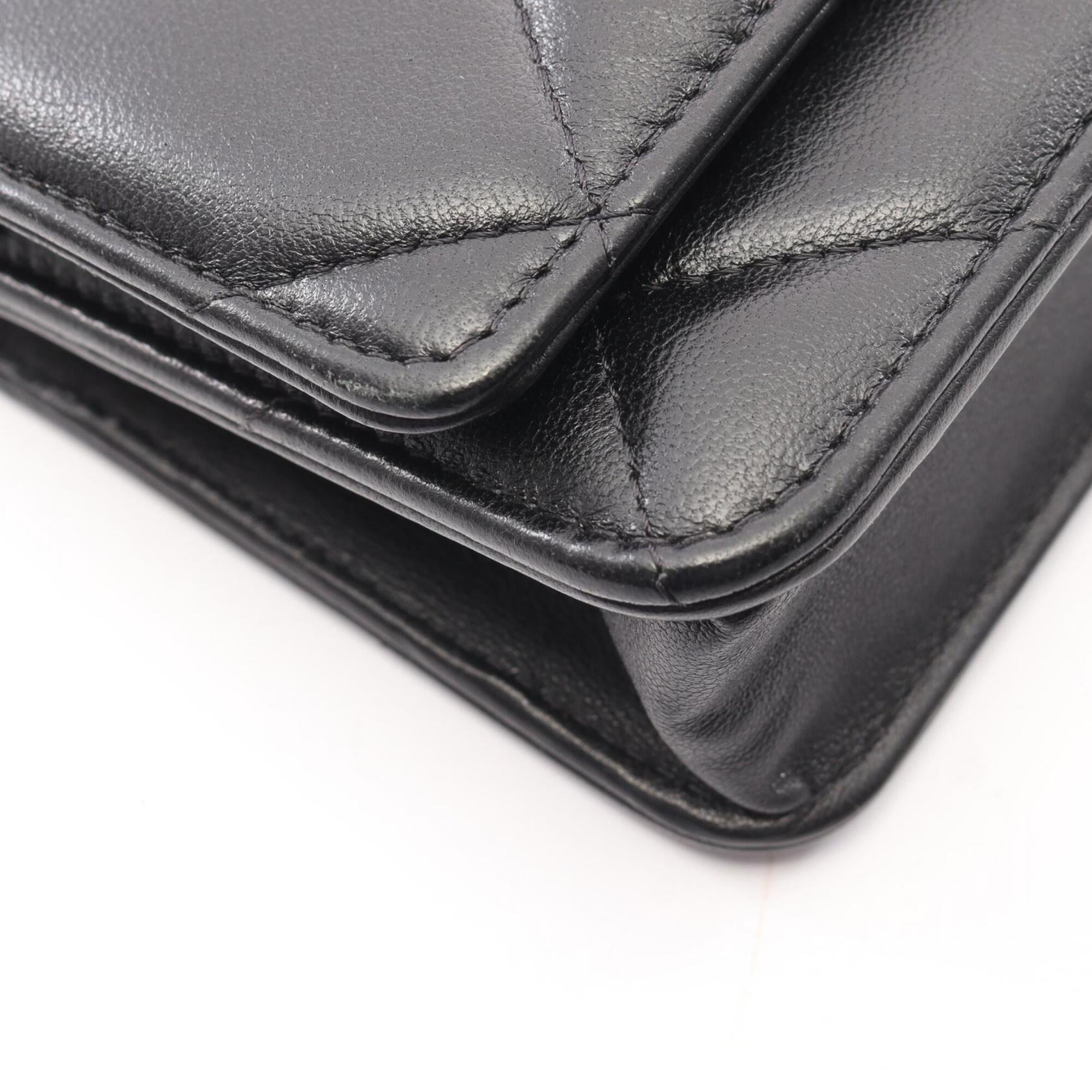 Chanel Black Leather Handbag Shoulder Bag (Pre-Owned)