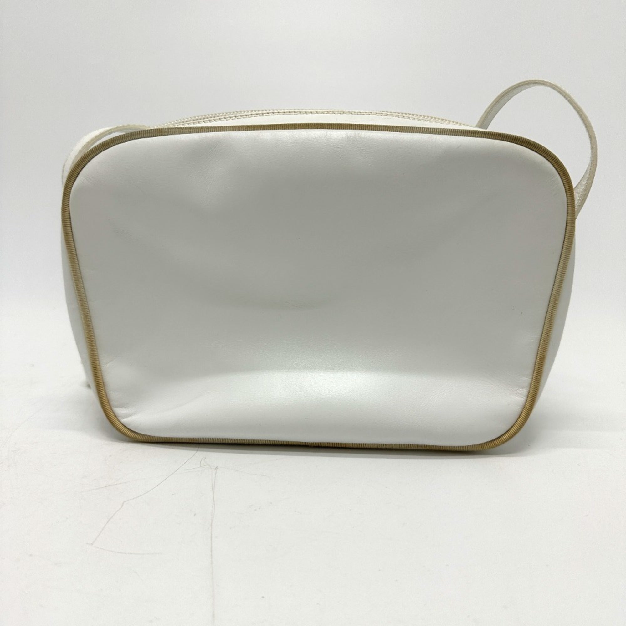 Salvatore Ferragamo White Leather Shoulder Bag (Pre-Owned)