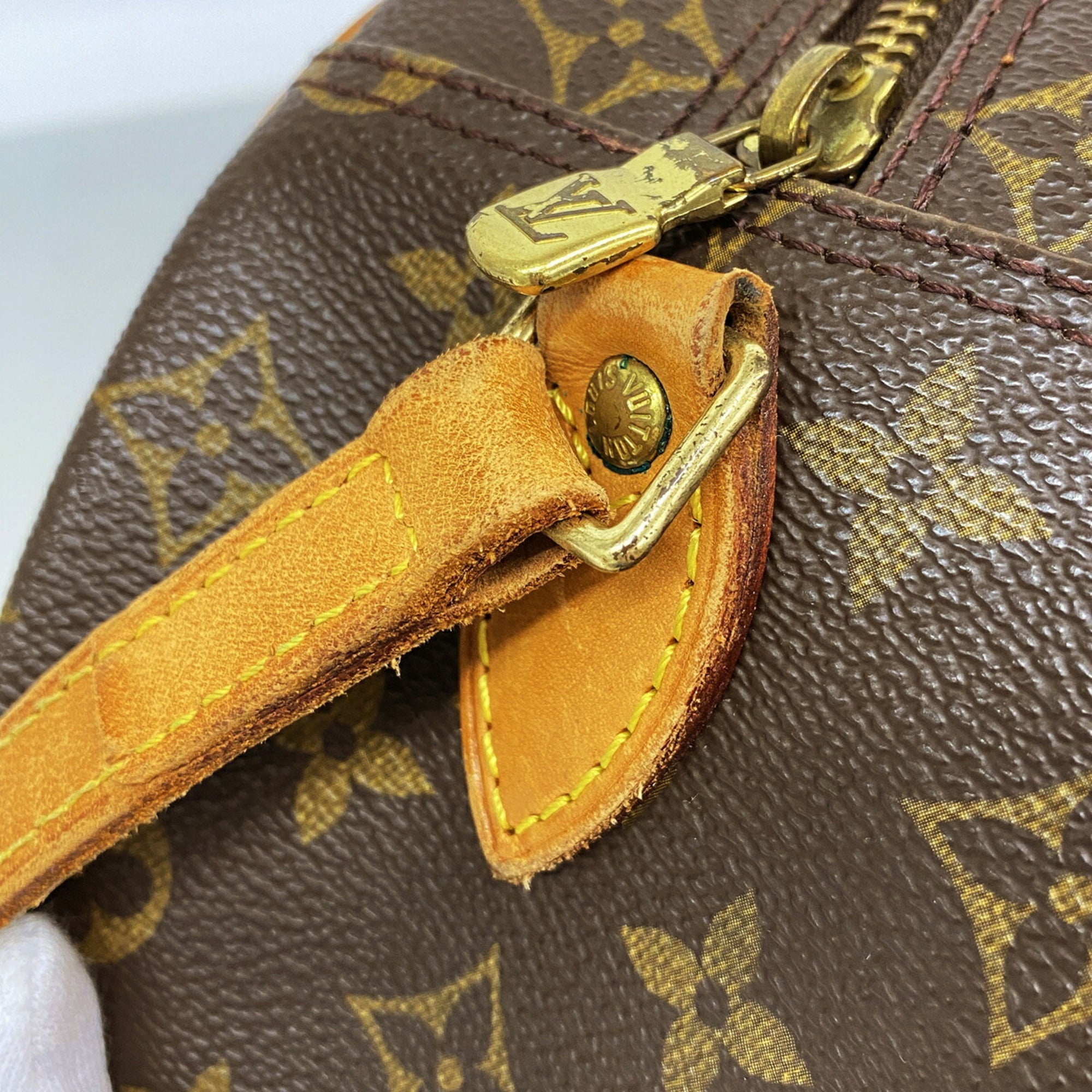 Louis Vuitton Brown Shoulder Bag (Pre-Owned)
