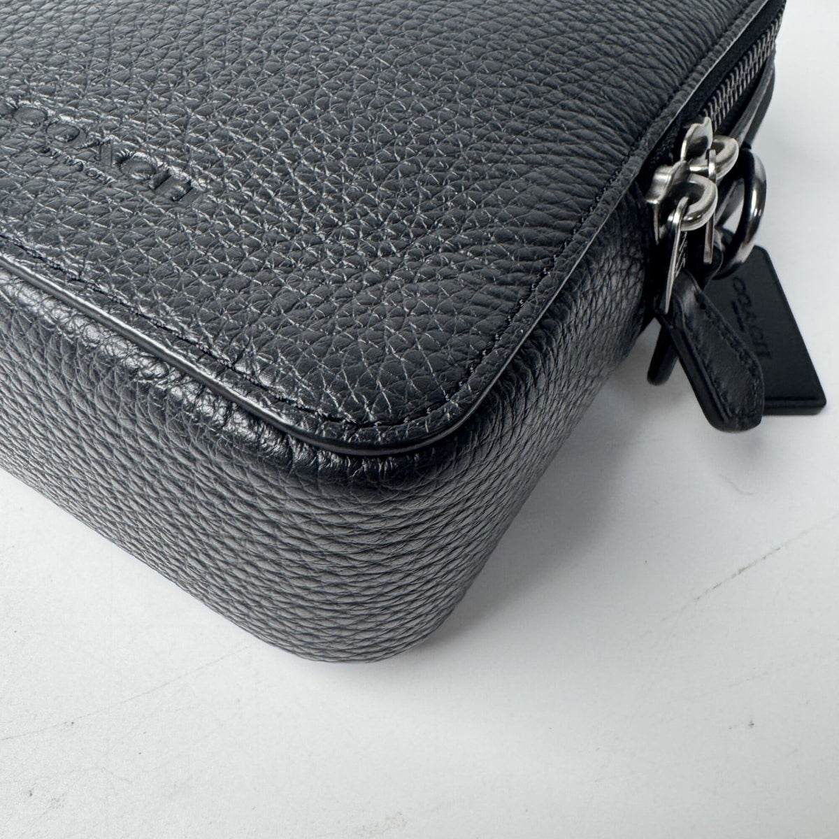 Coach Black Leather Shoulder Bag (Pre-Owned)