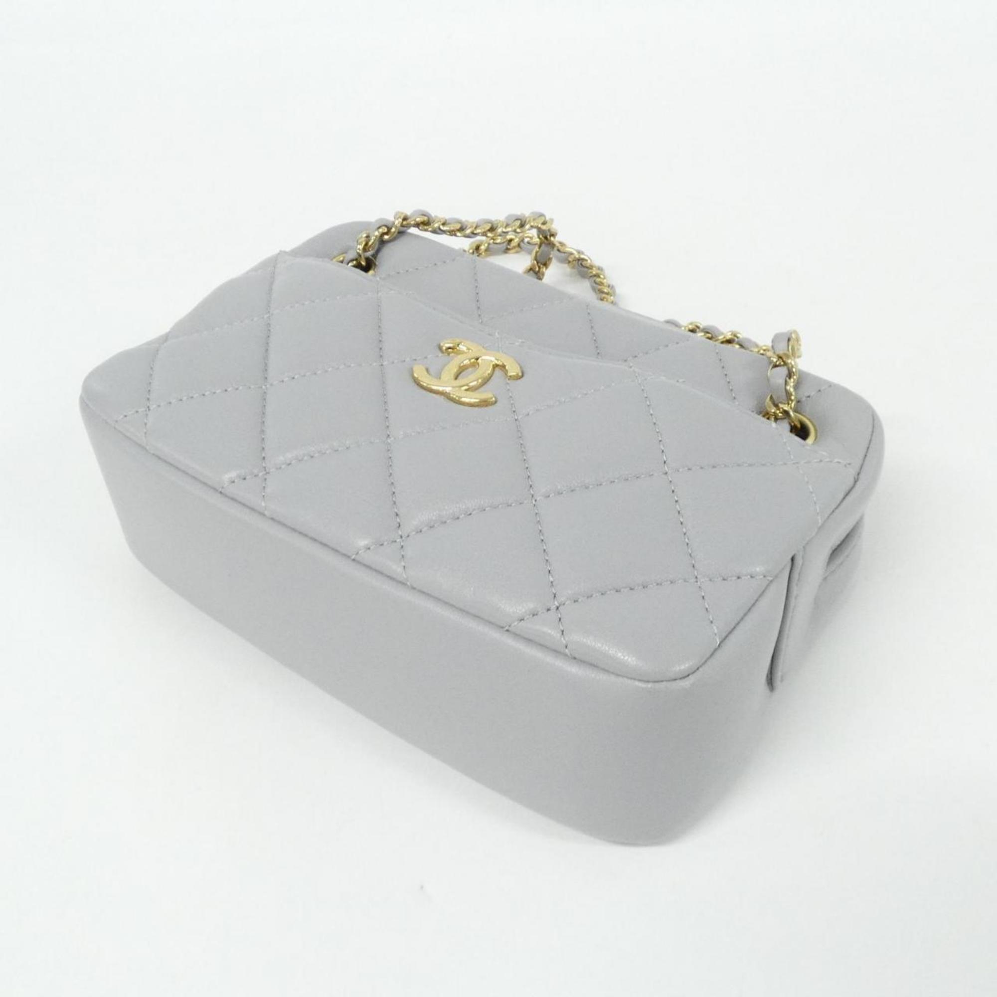 Chanel Gray Leather Shoulder Bag (Pre-Owned)