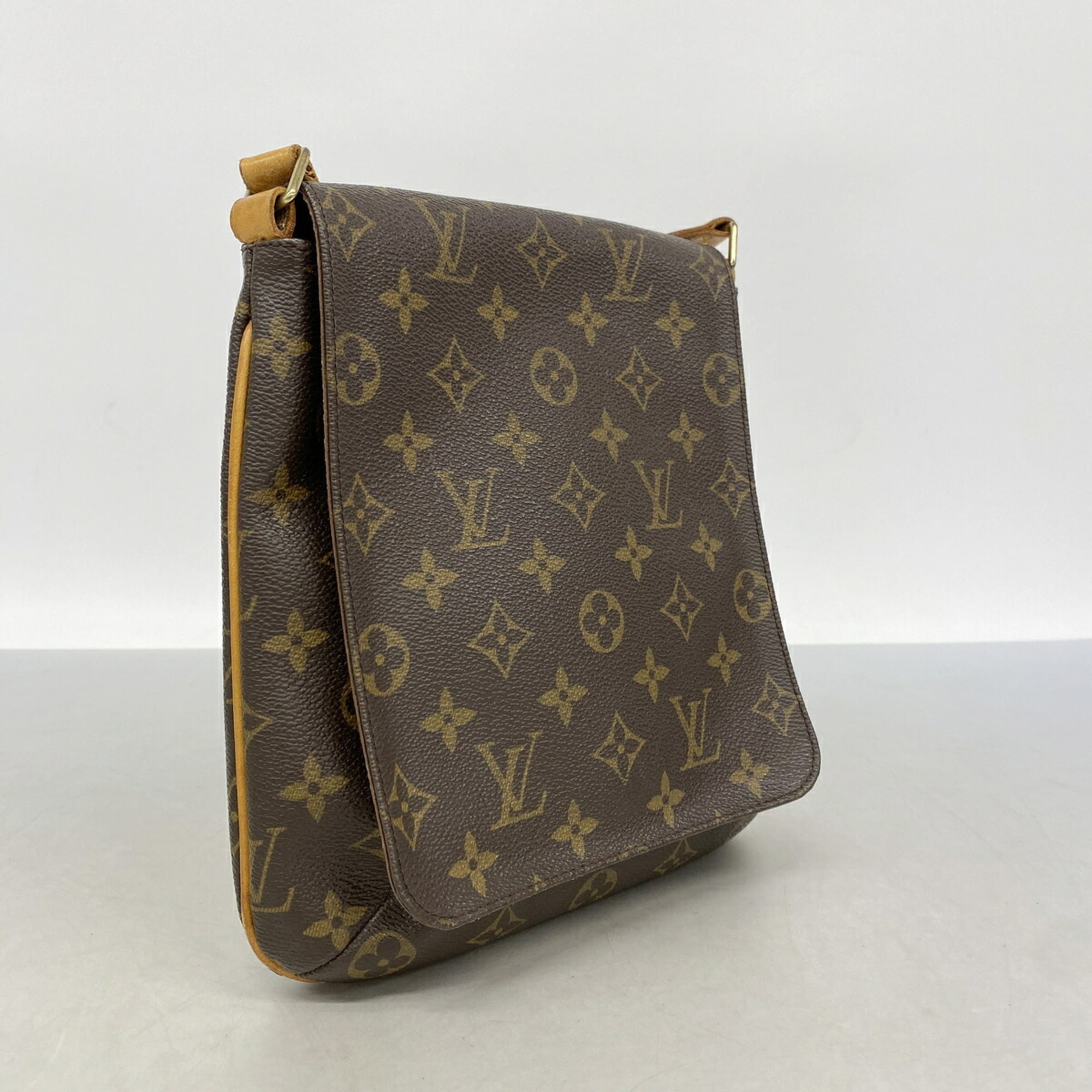 Louis Vuitton Brown Shoulder Bag (Pre-Owned)