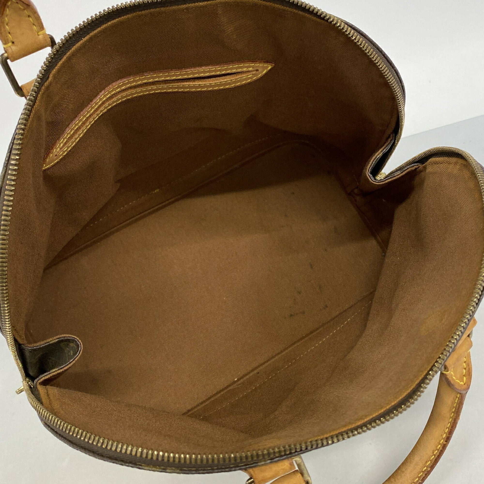 Louis Vuitton Brown Handbag (Pre-Owned)
