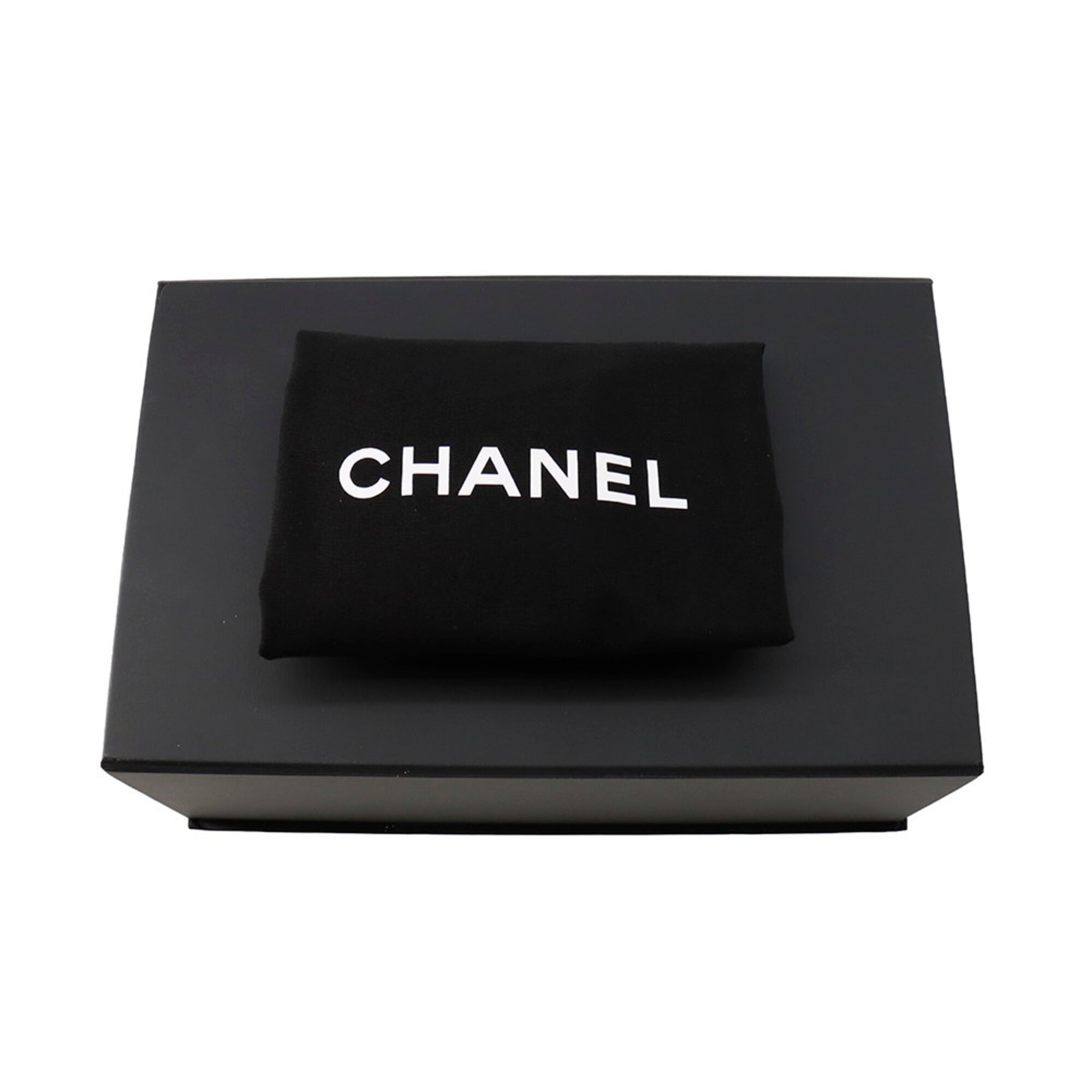 Chanel Matelasse Black Grained Calfskin Handbag Shoulder Bag (Pre-Owned)