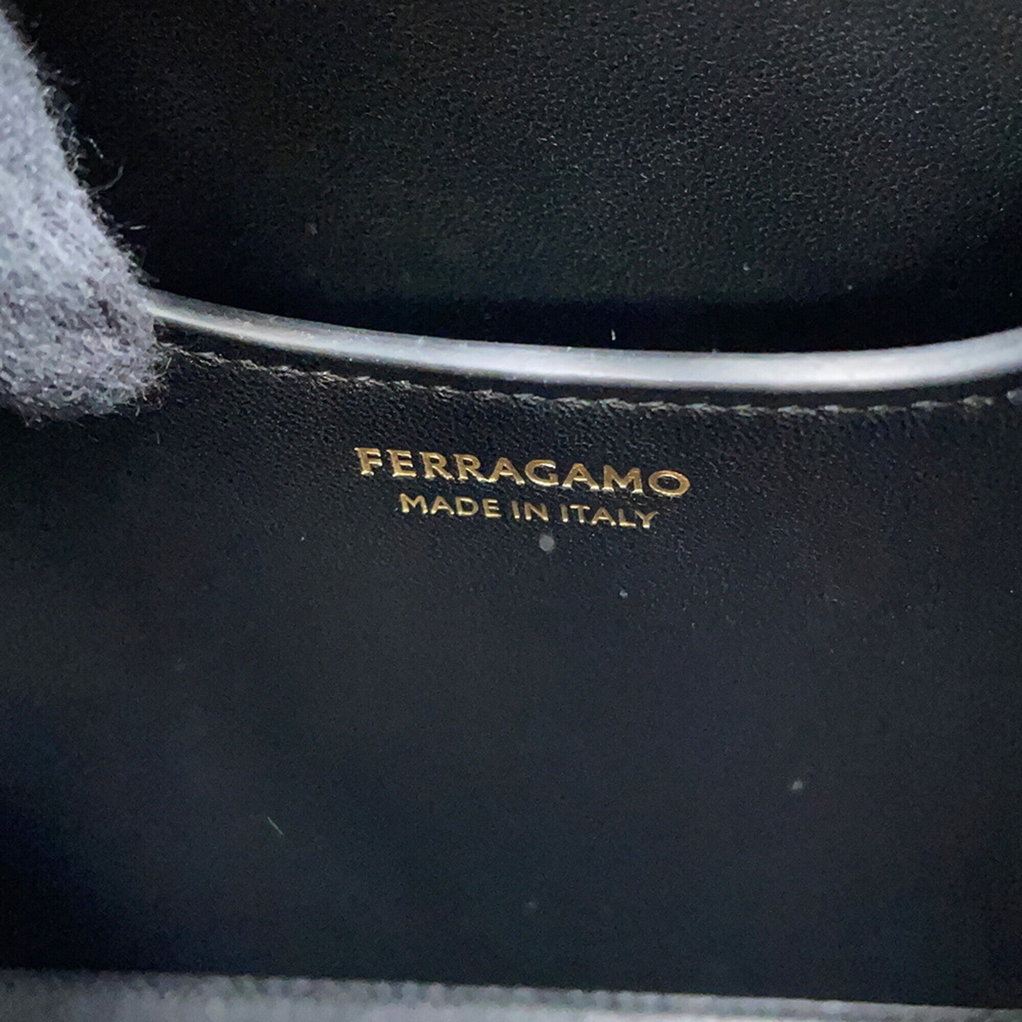 Salvatore Ferragamo Black Leather Handbag (Pre-Owned)