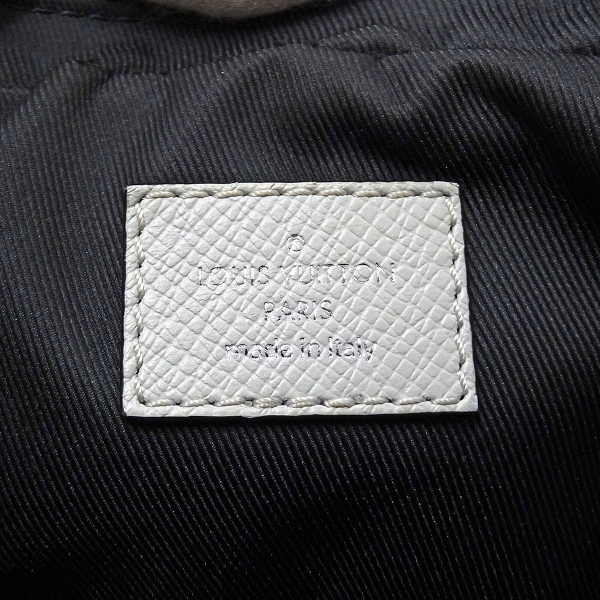 Louis Vuitton White Taigarama Handbag Sling Bag (Pre-Owned)