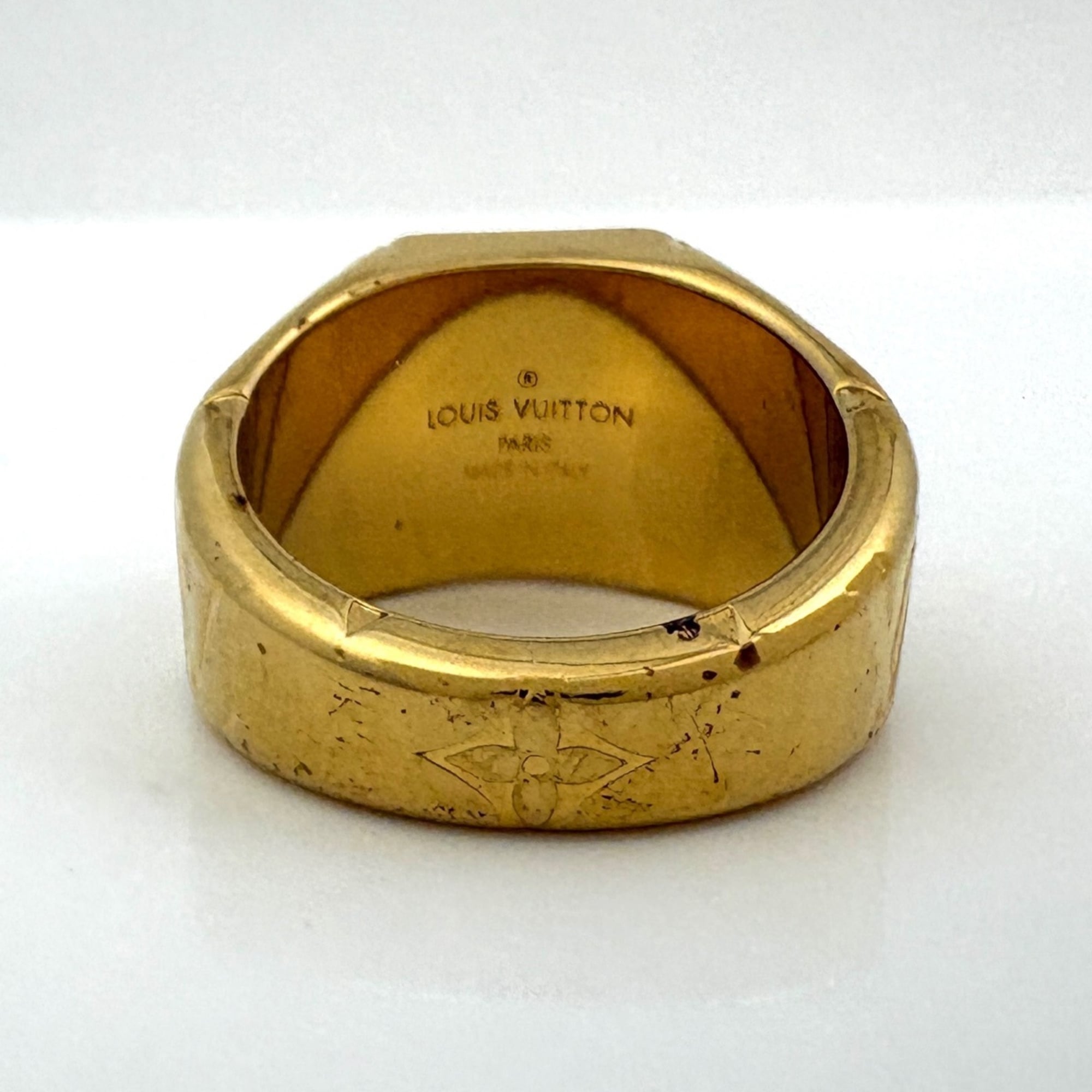 Louis Vuitton Gold Metal Band Ring (Pre-Owned)