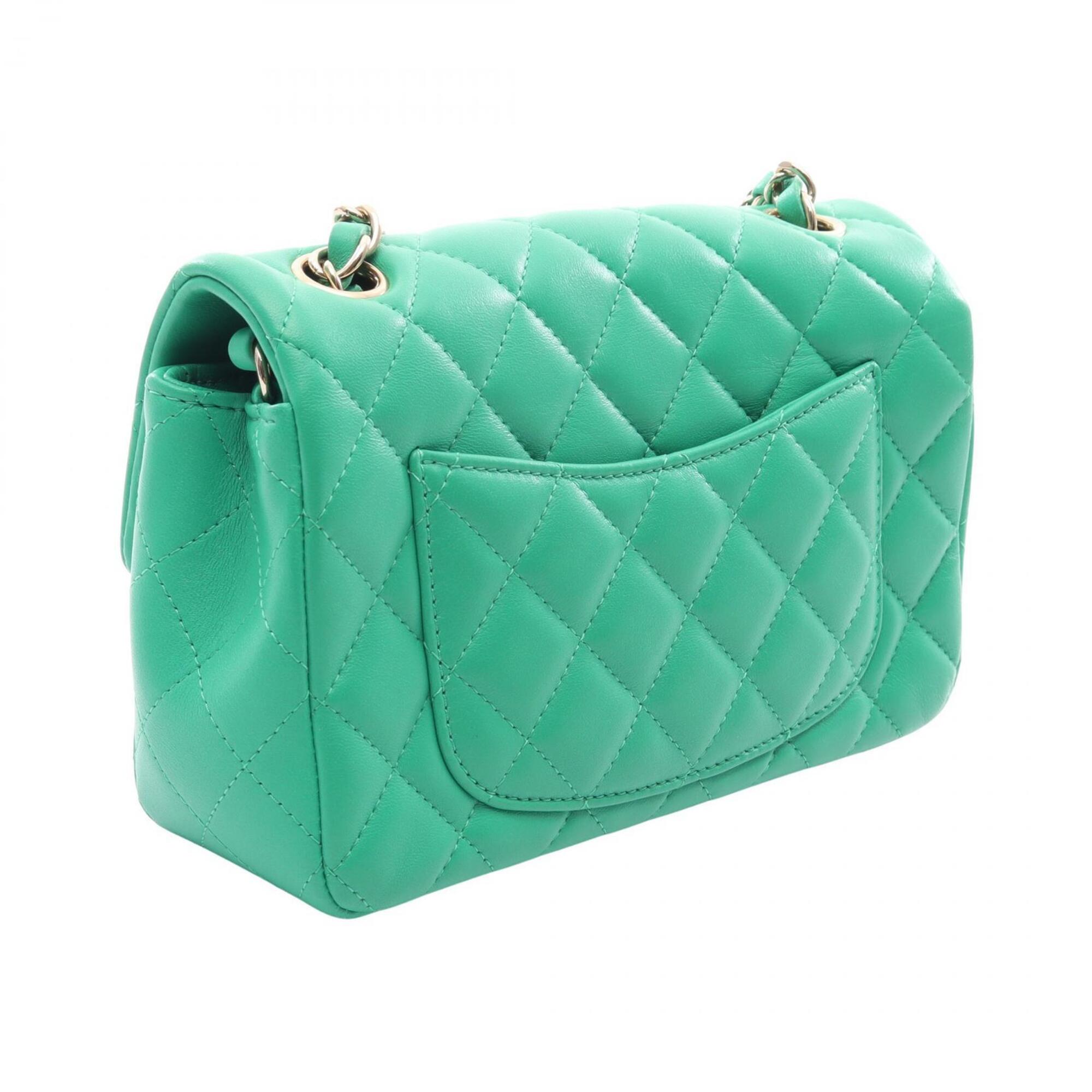 Chanel Green Leather Handbag Shoulder Bag (Pre-Owned)