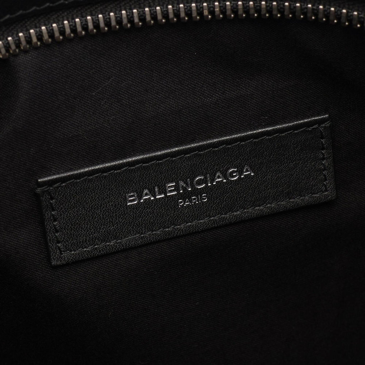 Balenciaga Black White Leather Clutch Bag Handbag (Pre-Owned)