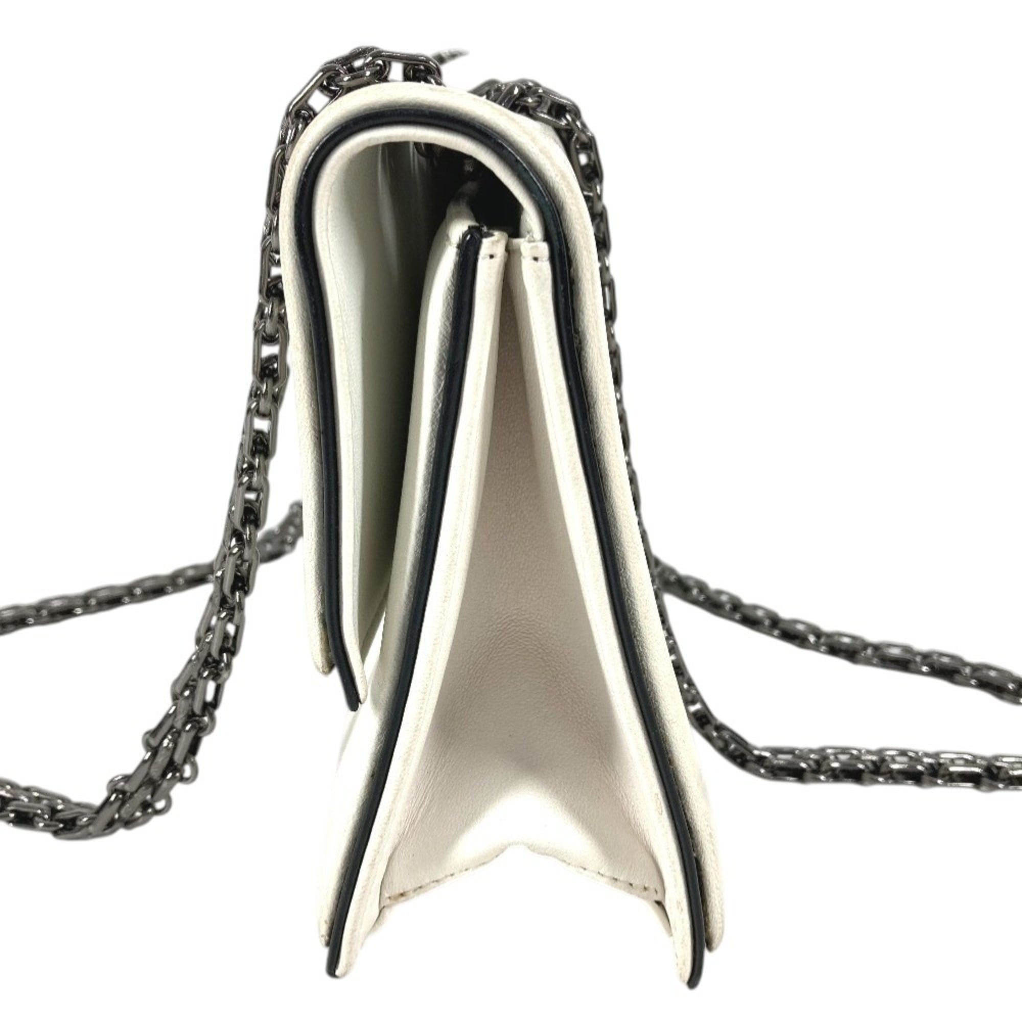 Chanel 2.55 Black White Leather Shoulder Bag (Pre-Owned)