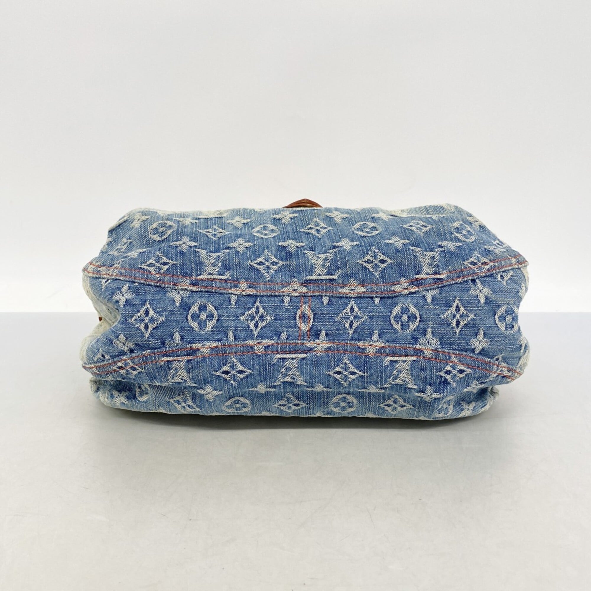 Louis Vuitton Blue Shoulder Bag (Pre-Owned)