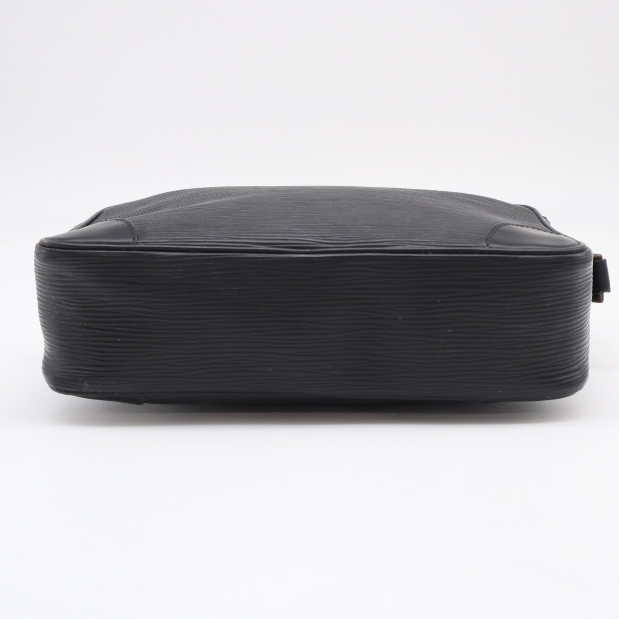 Louis Vuitton Epi Black Noir Leather Shoulder Bag (Pre-Owned)