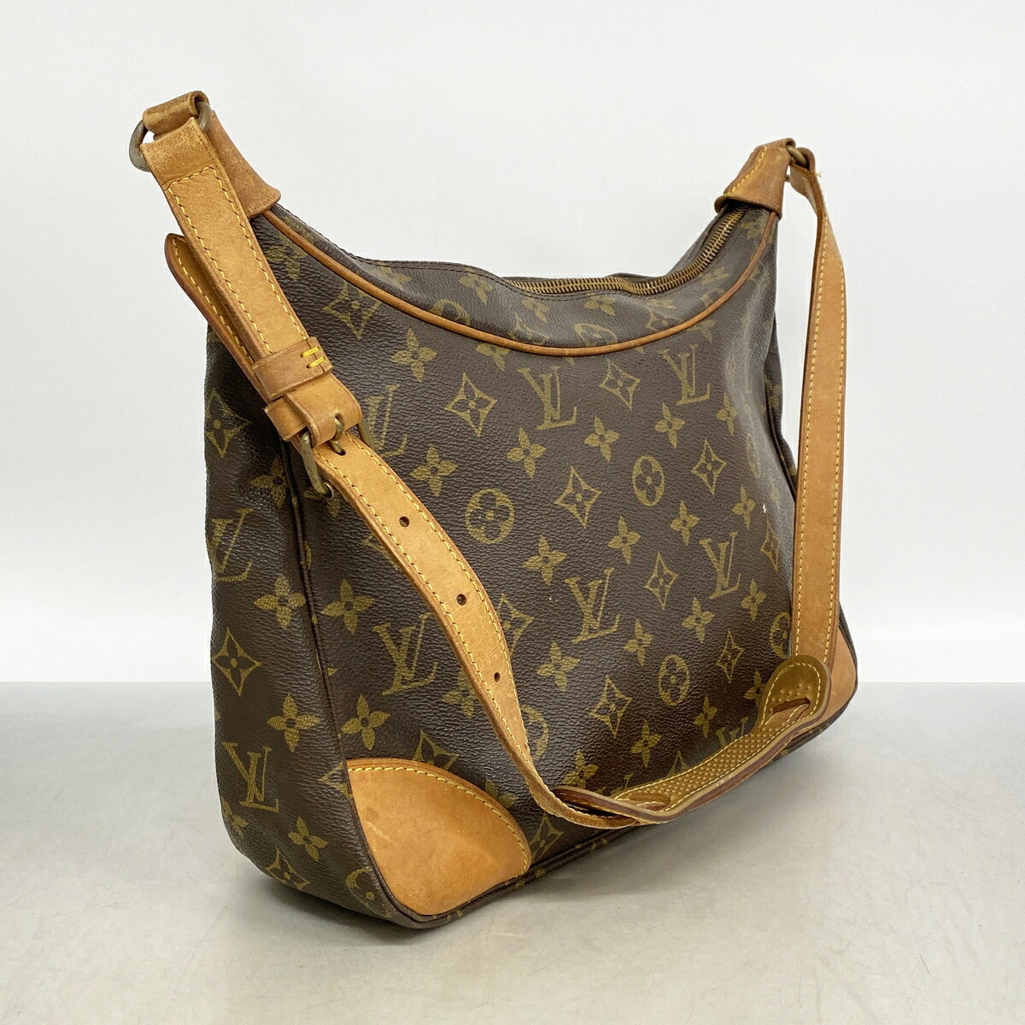 Louis Vuitton Brown Shoulder Bag (Pre-Owned)