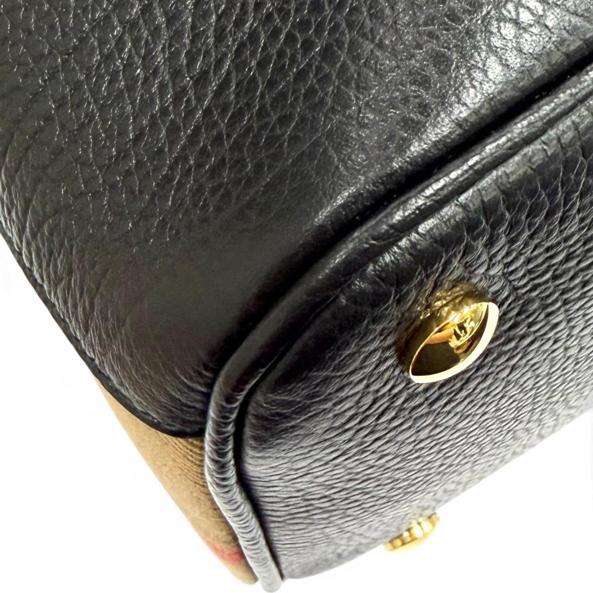 Burberry Black Leather Handbag (Pre-Owned)