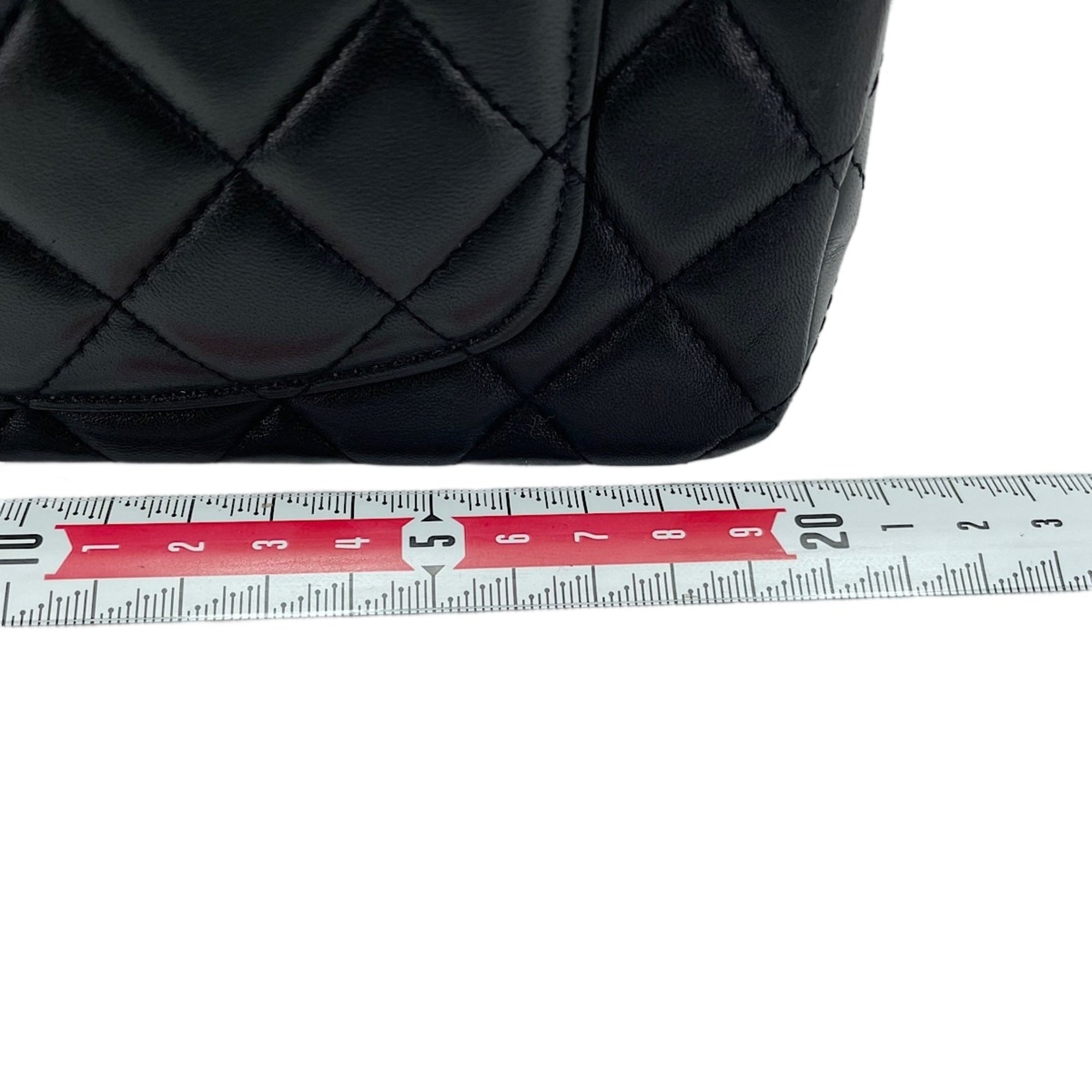 Chanel Black Shoulder Bag (Pre-Owned)