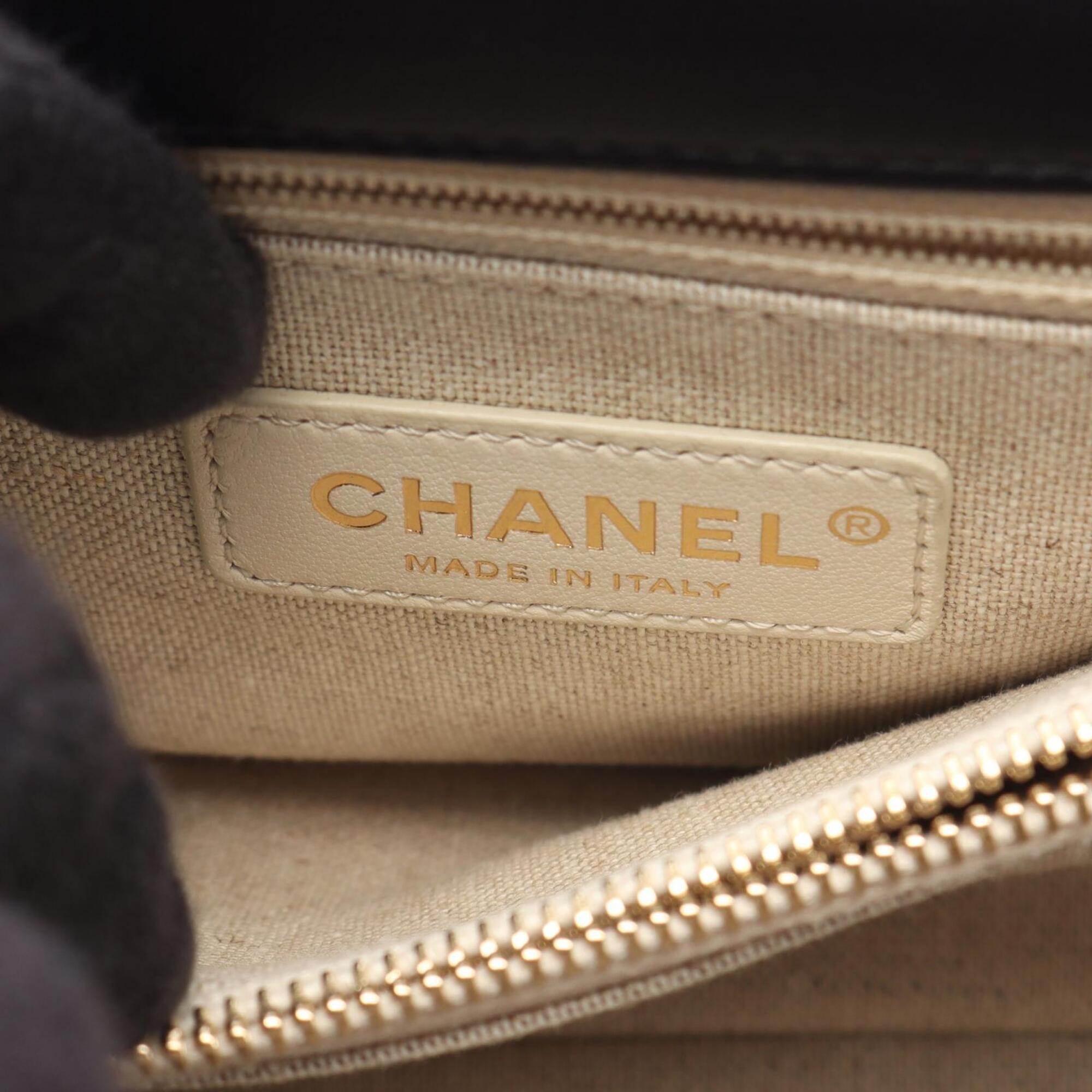 Chanel Black White Leather Fabric Handbag (Pre-Owned)