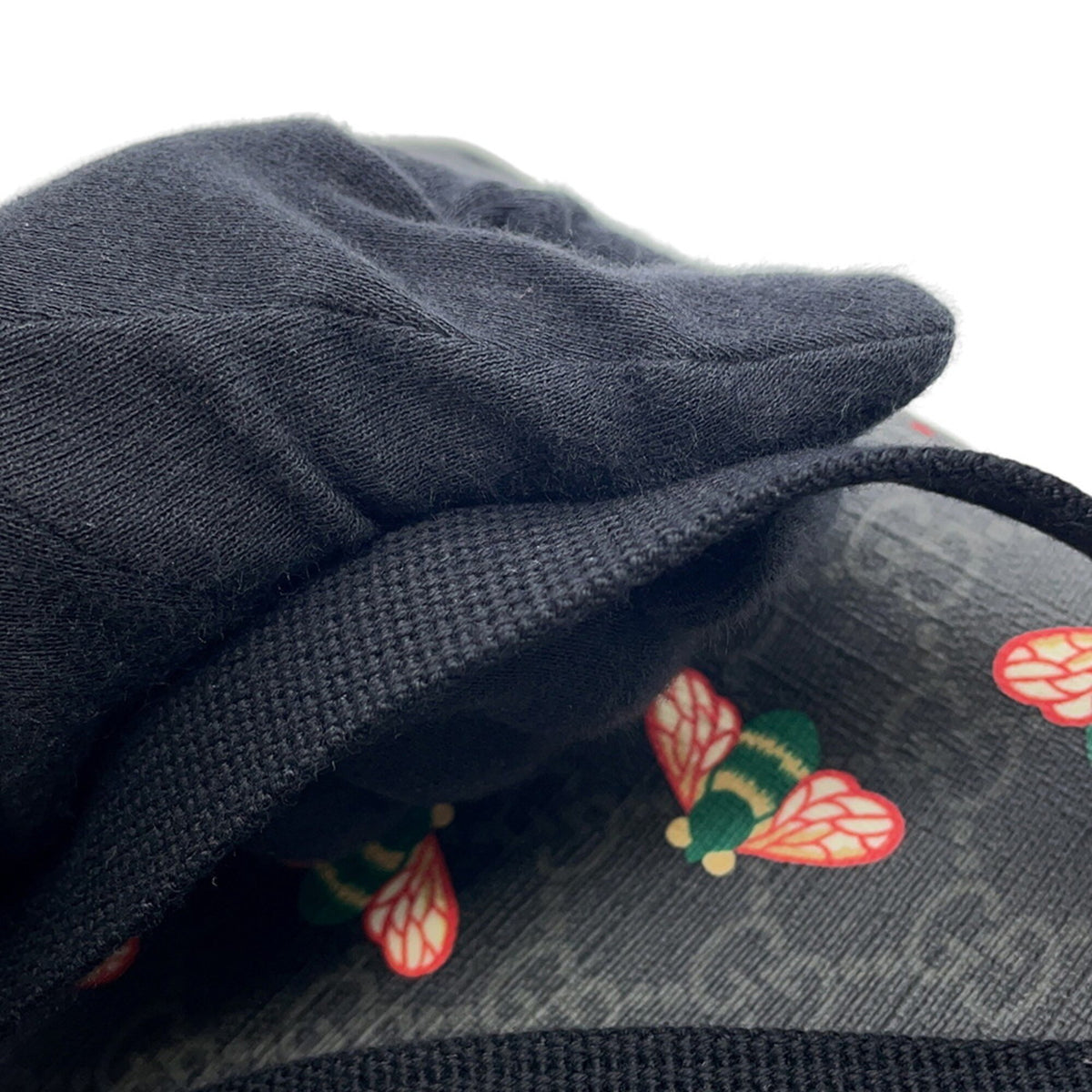 Gucci Black Gg Supreme Leather Sling Bag (Pre-Owned)