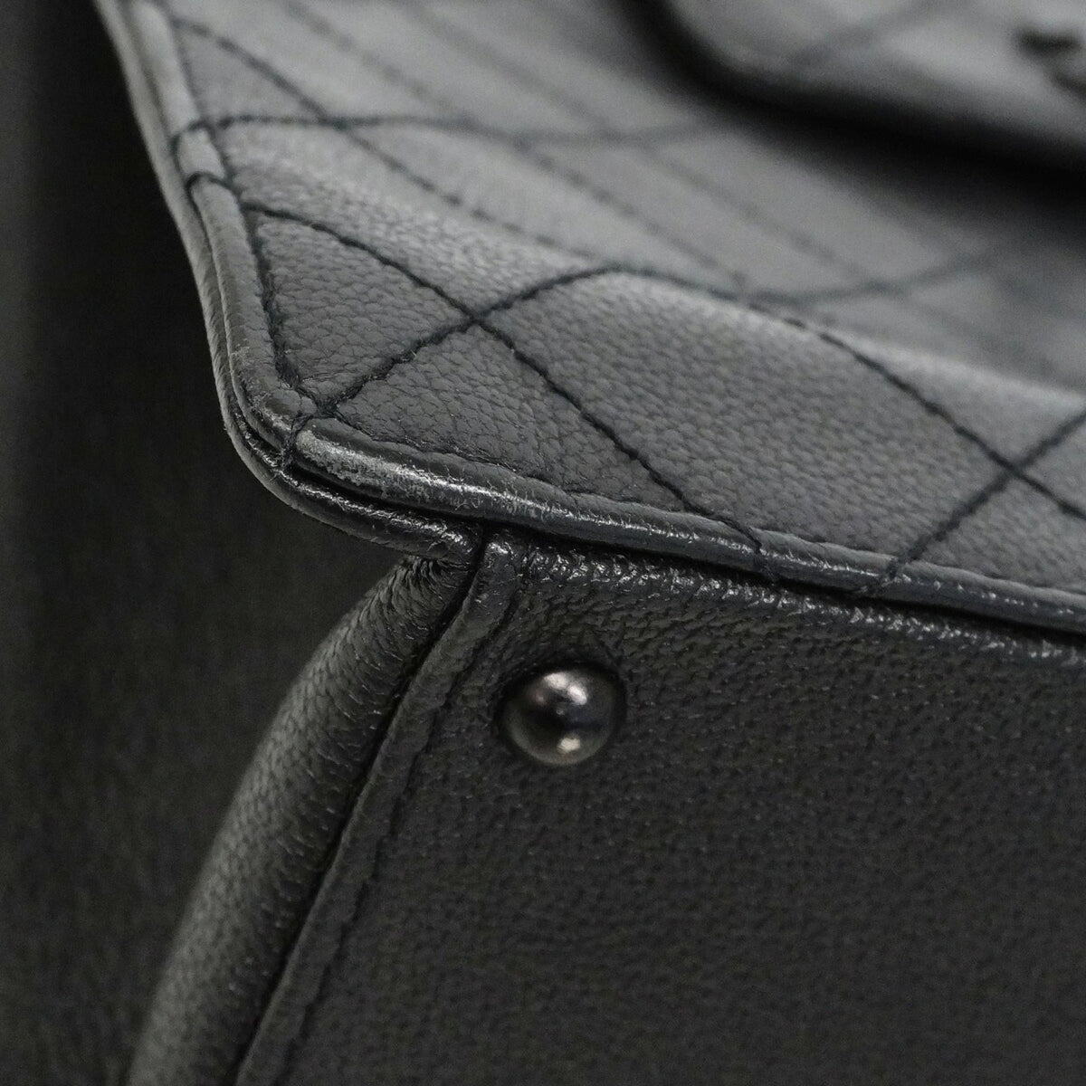 Chanel Black Grained Calfskin Tote Bag (Pre-Owned)