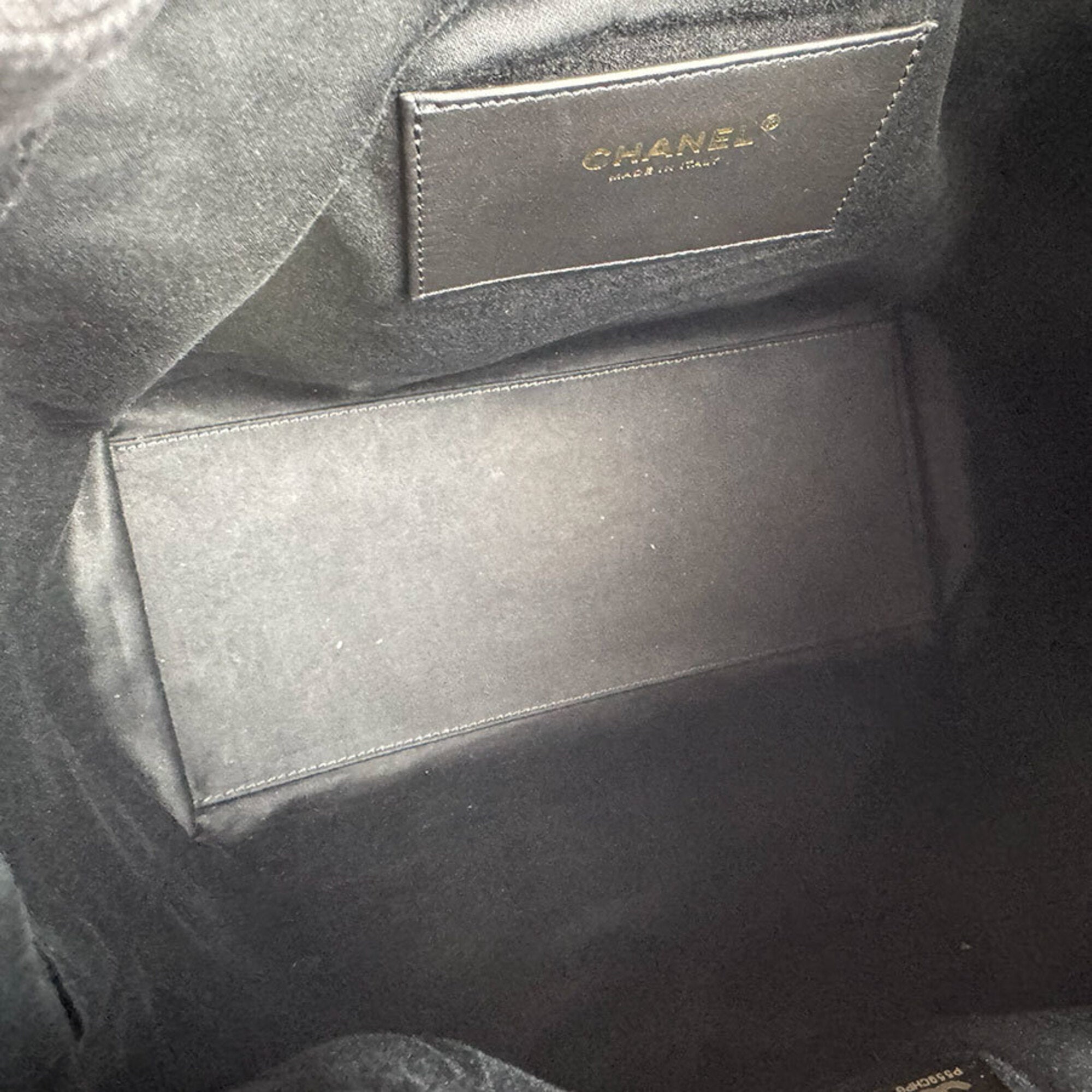 Chanel Black Denim Shoulder Bag (Pre-Owned)