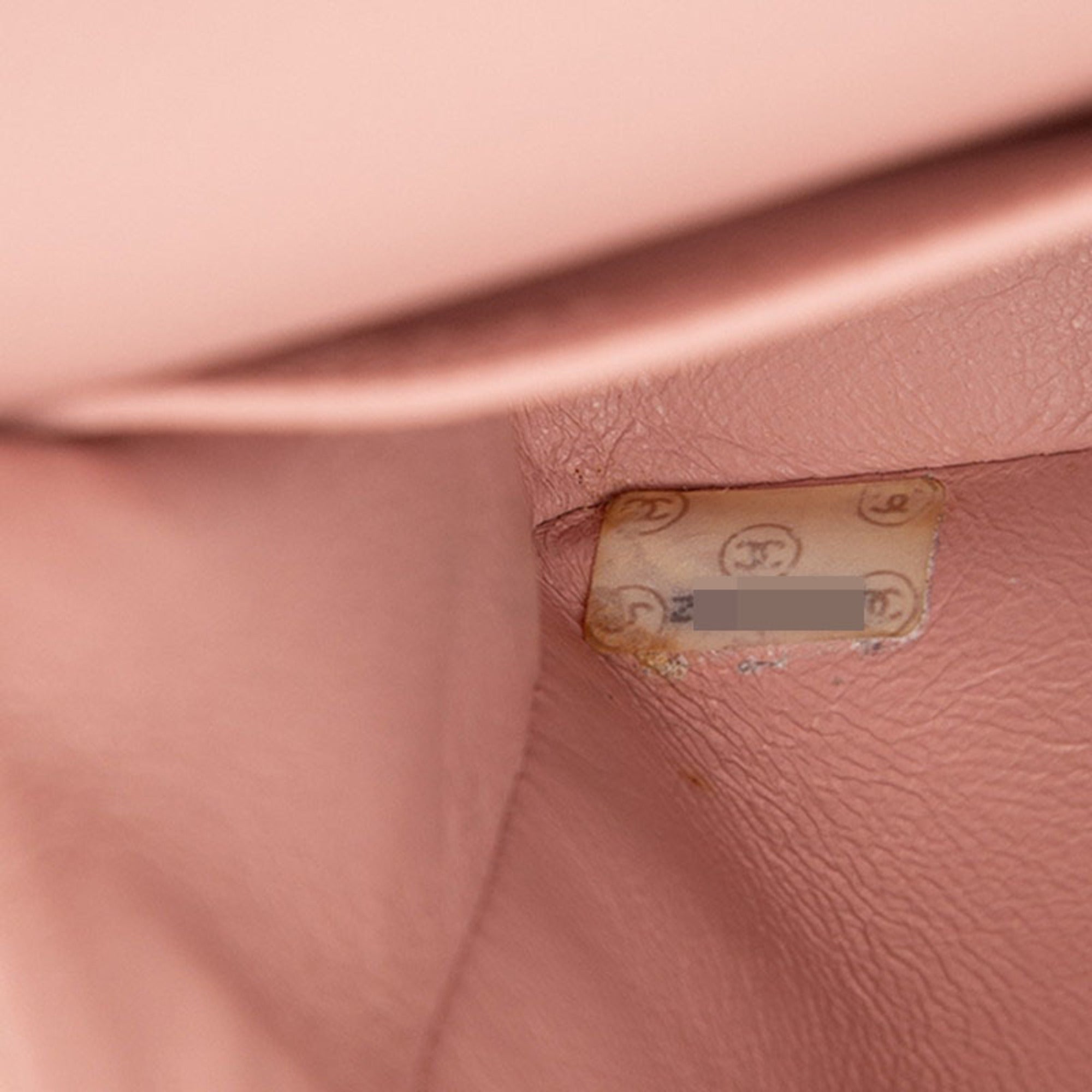 Chanel Pink Leather Shoulder Bag (Pre-Owned)