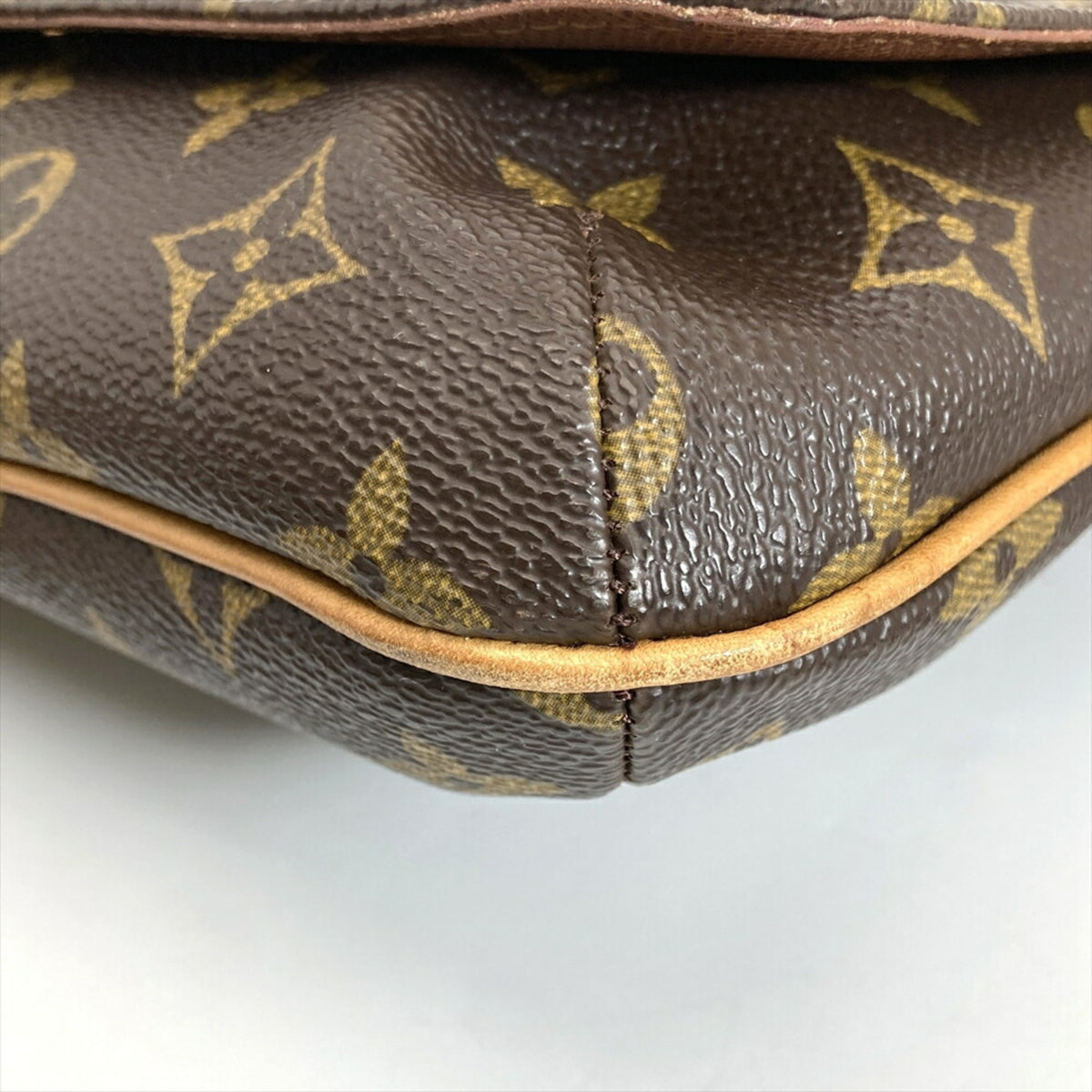 Louis Vuitton Brown Monogram Monogram Shoulder Bag (Pre-Owned)