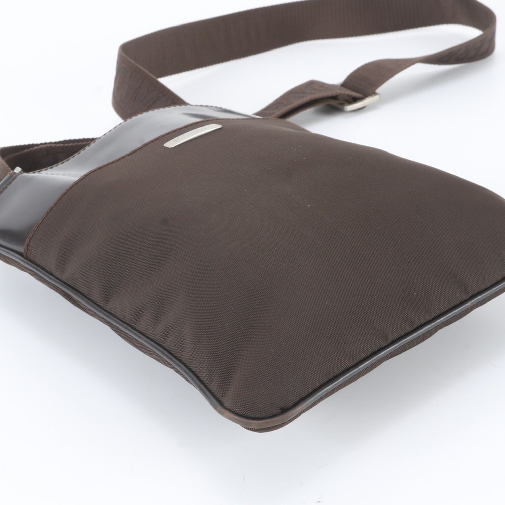 Salvatore Ferragamo Brown Leather Nylon Messenger Bag Shoulder Bag (Pre-Owned)