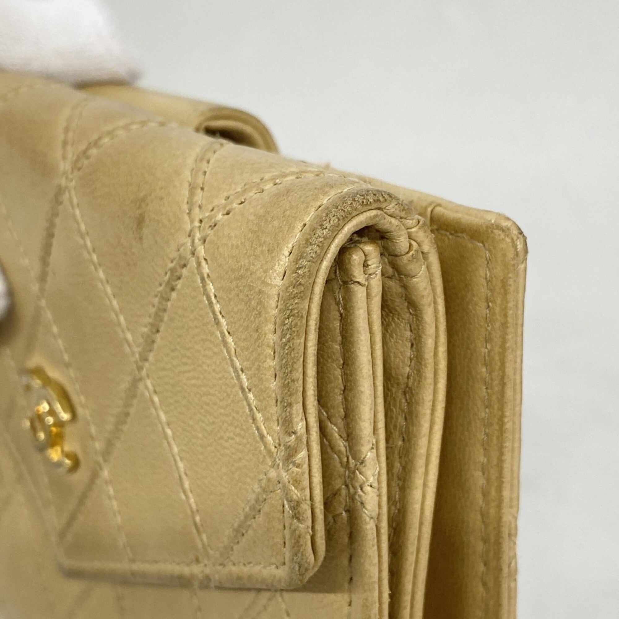 Chanel Beige Leather Wallet (Bi-Fold) (Pre-Owned)