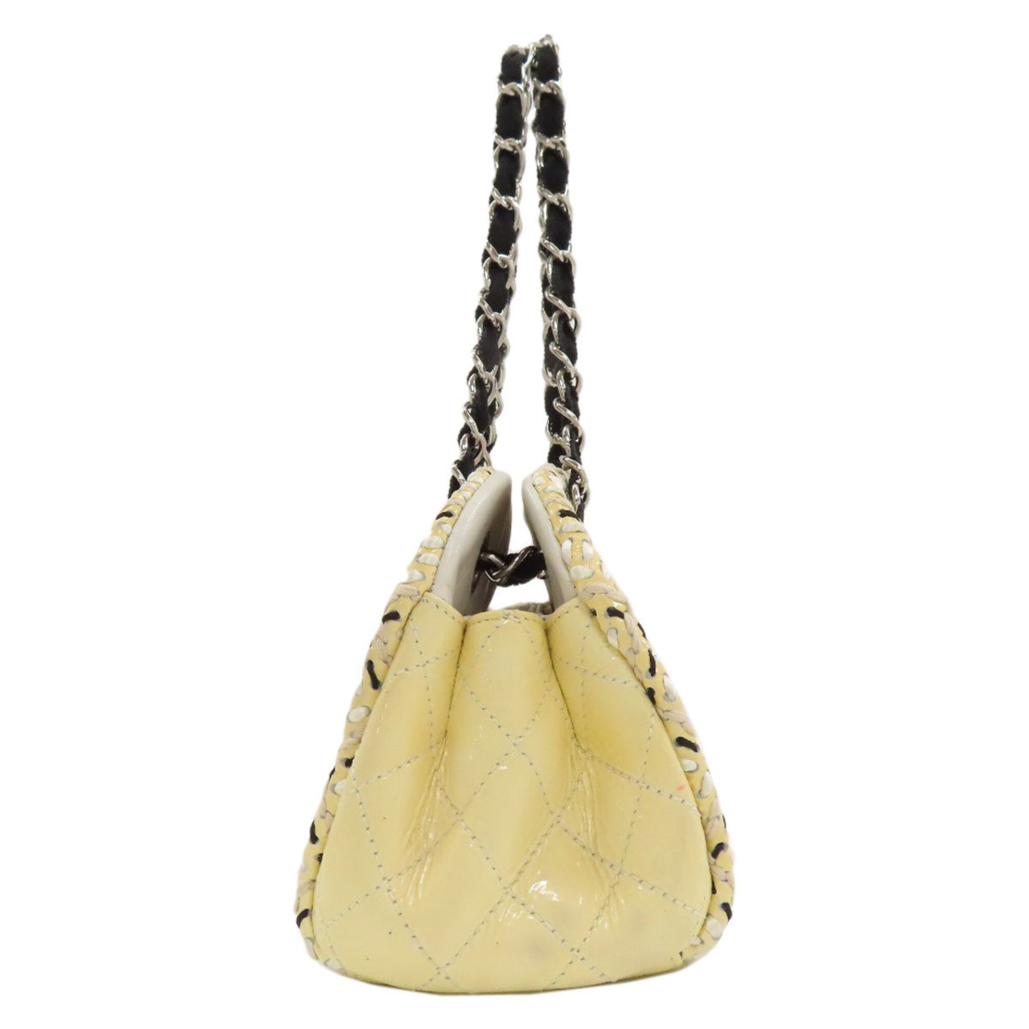 Chanel White Leather Shoulder Bag (Pre-Owned)