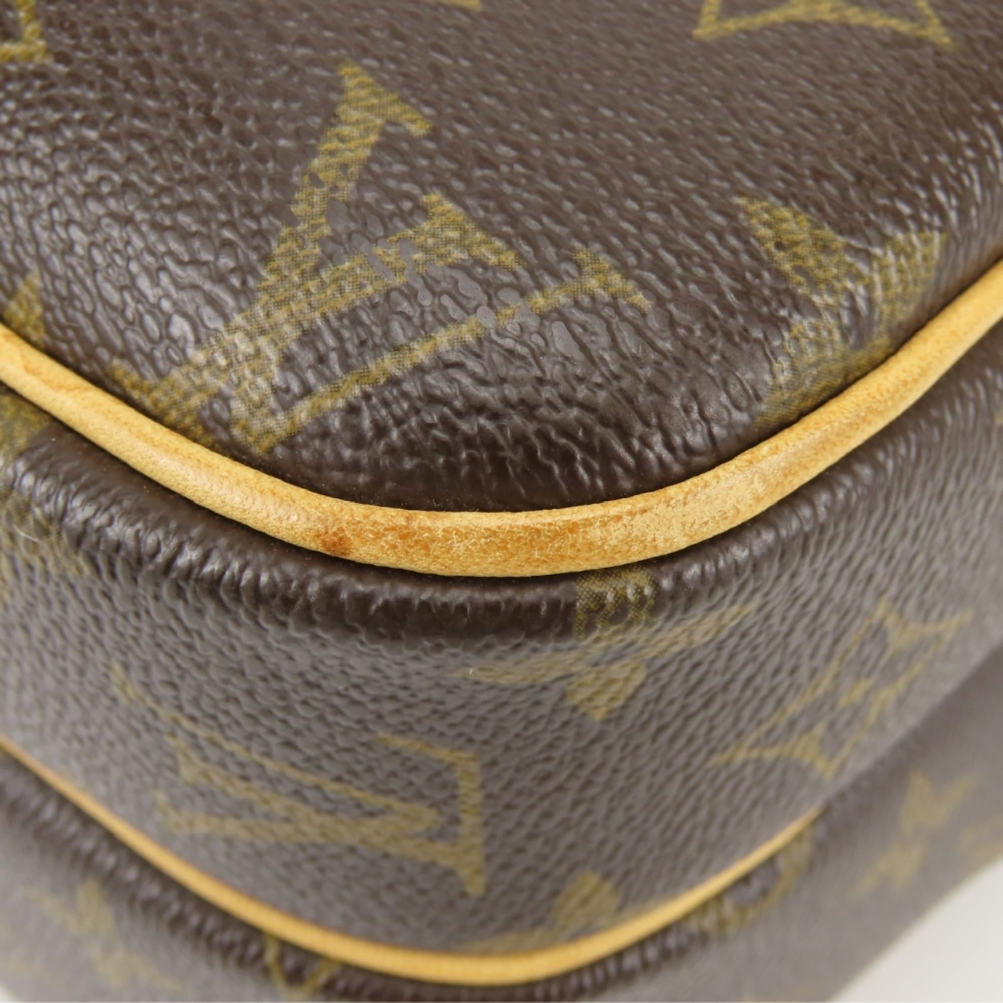 Louis Vuitton Brown Monogram Leather Shoulder Bag (Pre-Owned)