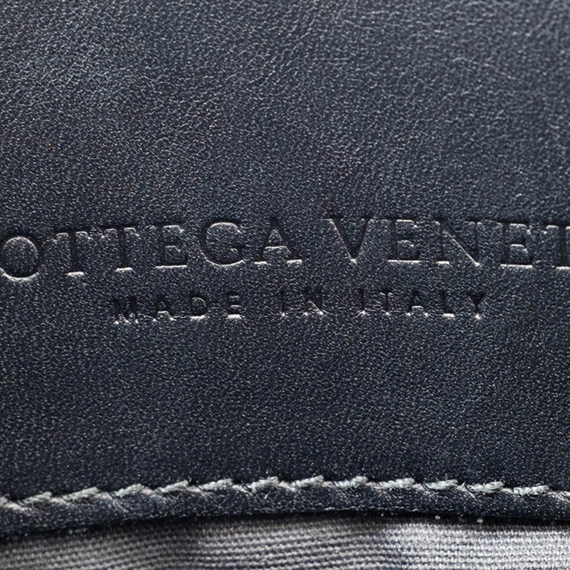 Bottega Veneta Black Leather Shoulder Bag (Pre-Owned)