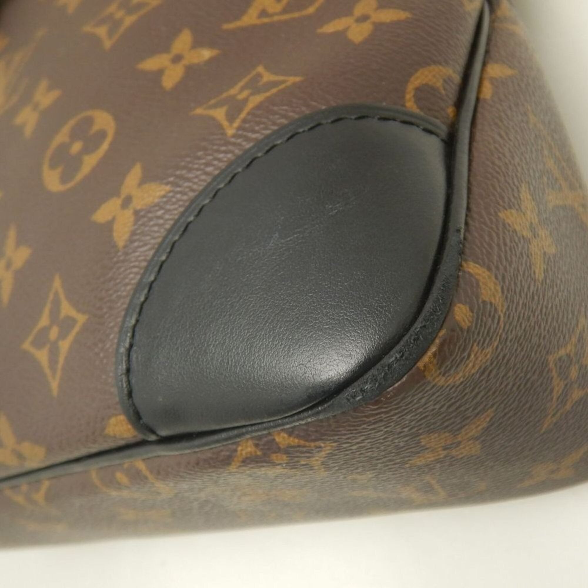 Louis Vuitton Brown Monogram Canvas Shoulder Bag (Pre-Owned)