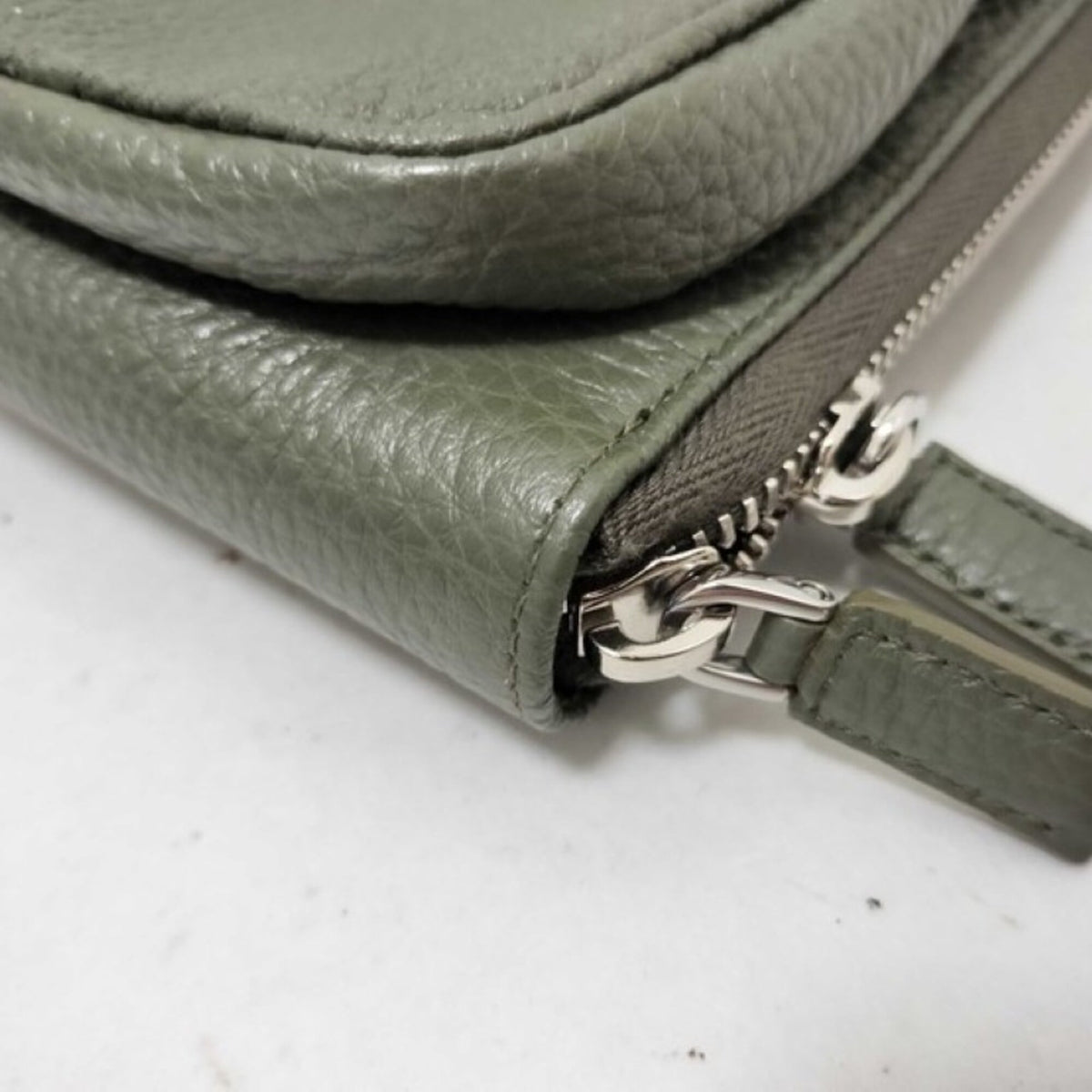 Prada Khaki Leather Shoulder Bag (Pre-Owned)