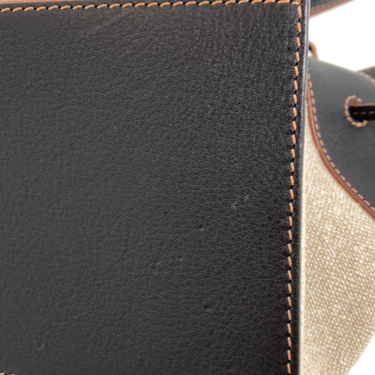 Loewe Beige Black Leather Handbag (Pre-Owned)