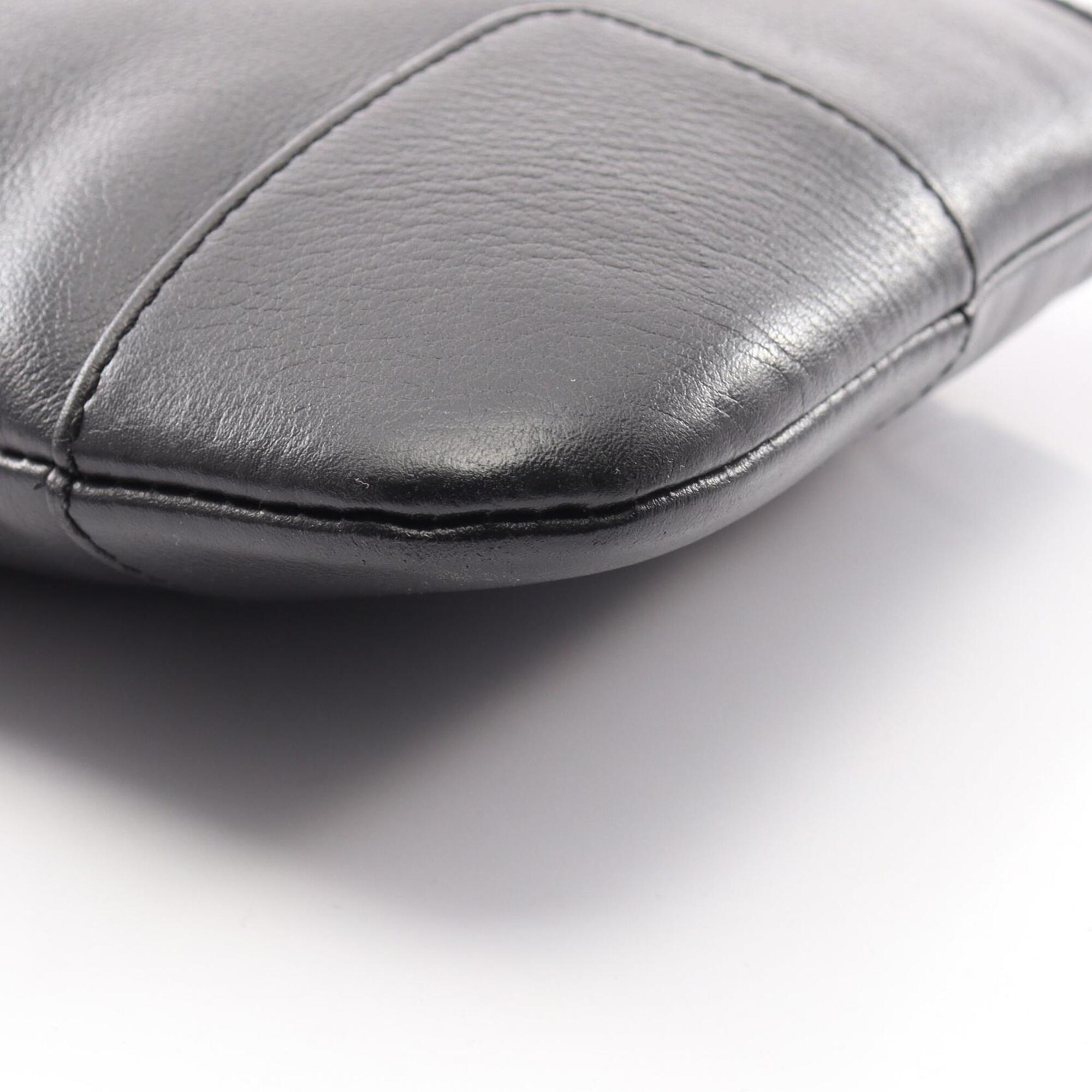 Loewe Black Leather Shoulder Bag (Pre-Owned)