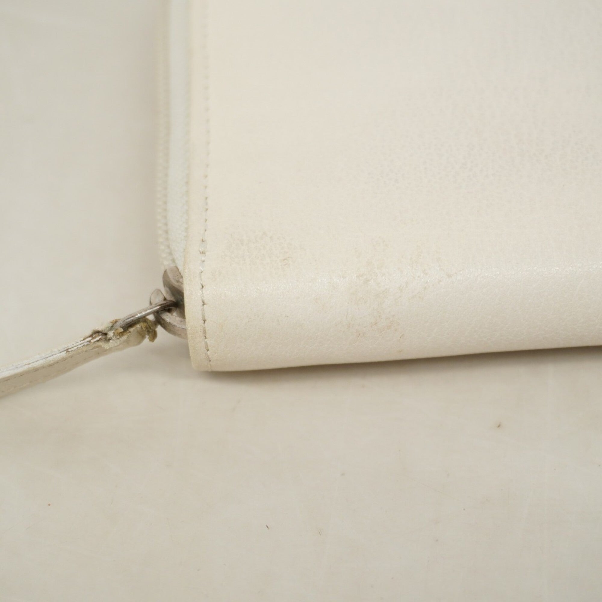 Chanel Ivory Leather Long Wallet (Bi-Fold) (Pre-Owned)