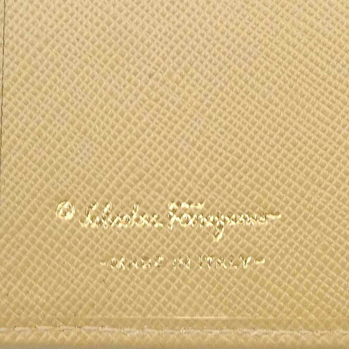 Salvatore Ferragamo Beige Leather Long Wallet (Bi-Fold) (Pre-Owned)