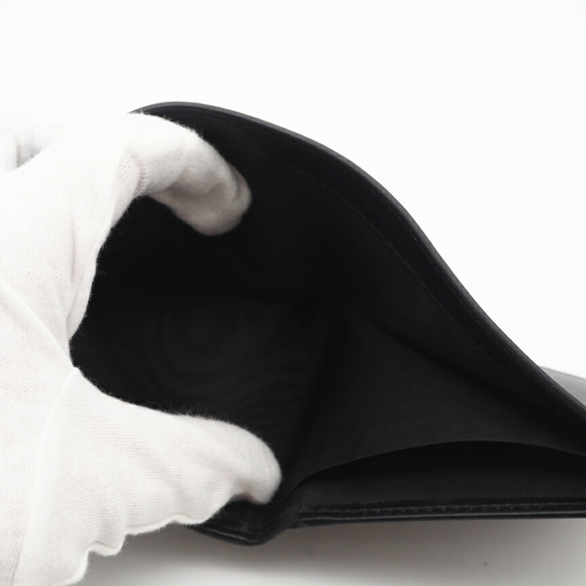 Gucci Black Leather Bill Wallet (Bi-Fold) (Pre-Owned)